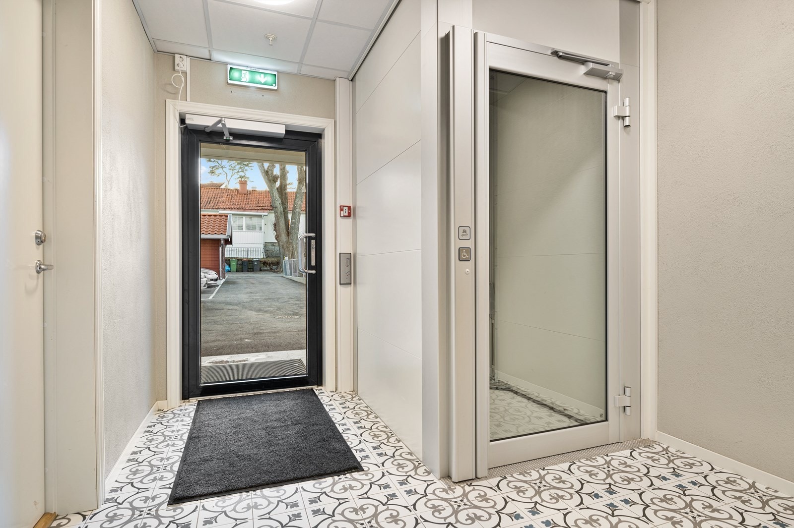 Det er installert heis i bygget Galleribilde