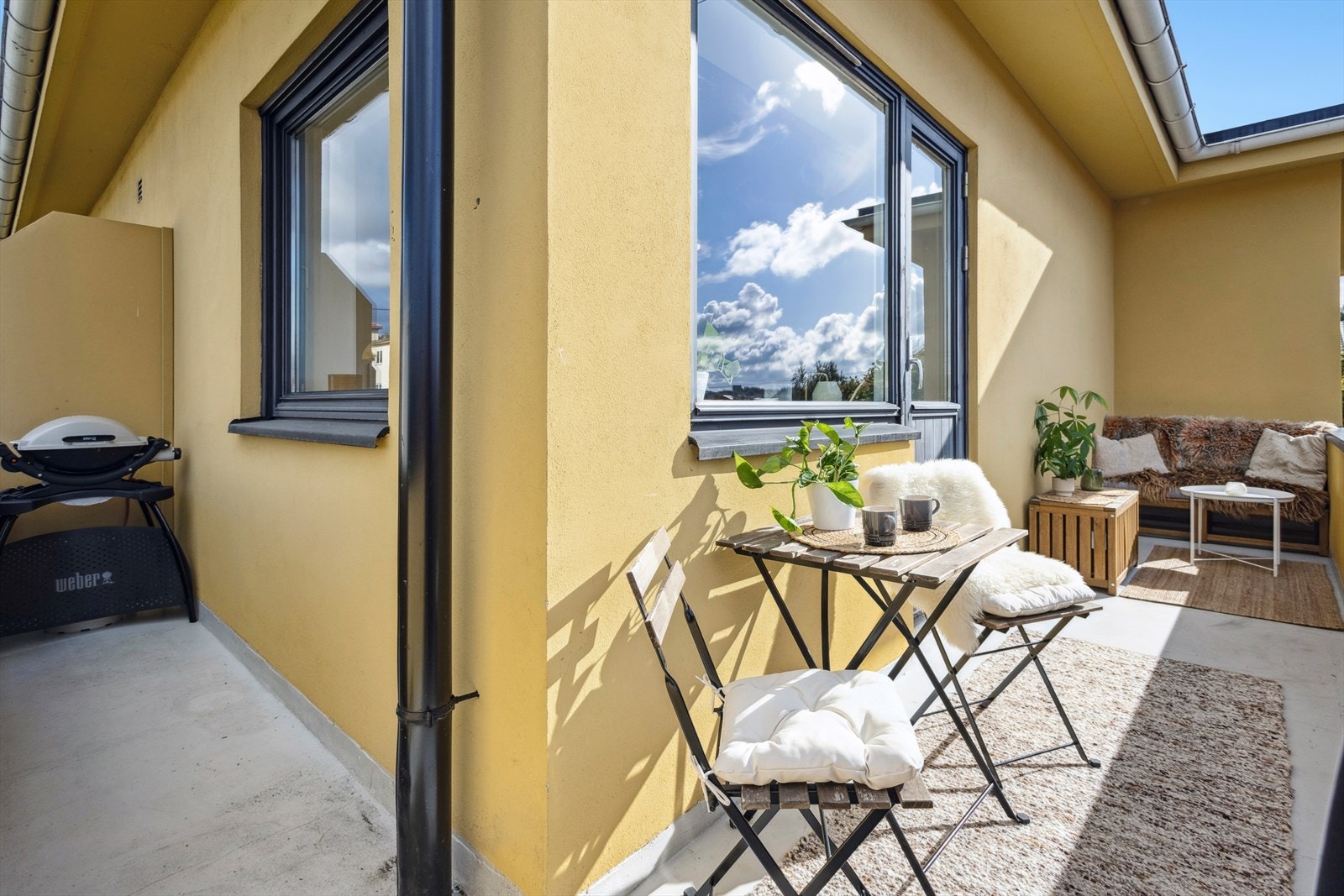 Borettslaget har avtale med Telenor som leverer bredbånd, og kostnaden for dette er inkludert i felleskostnadene. Galleribilde