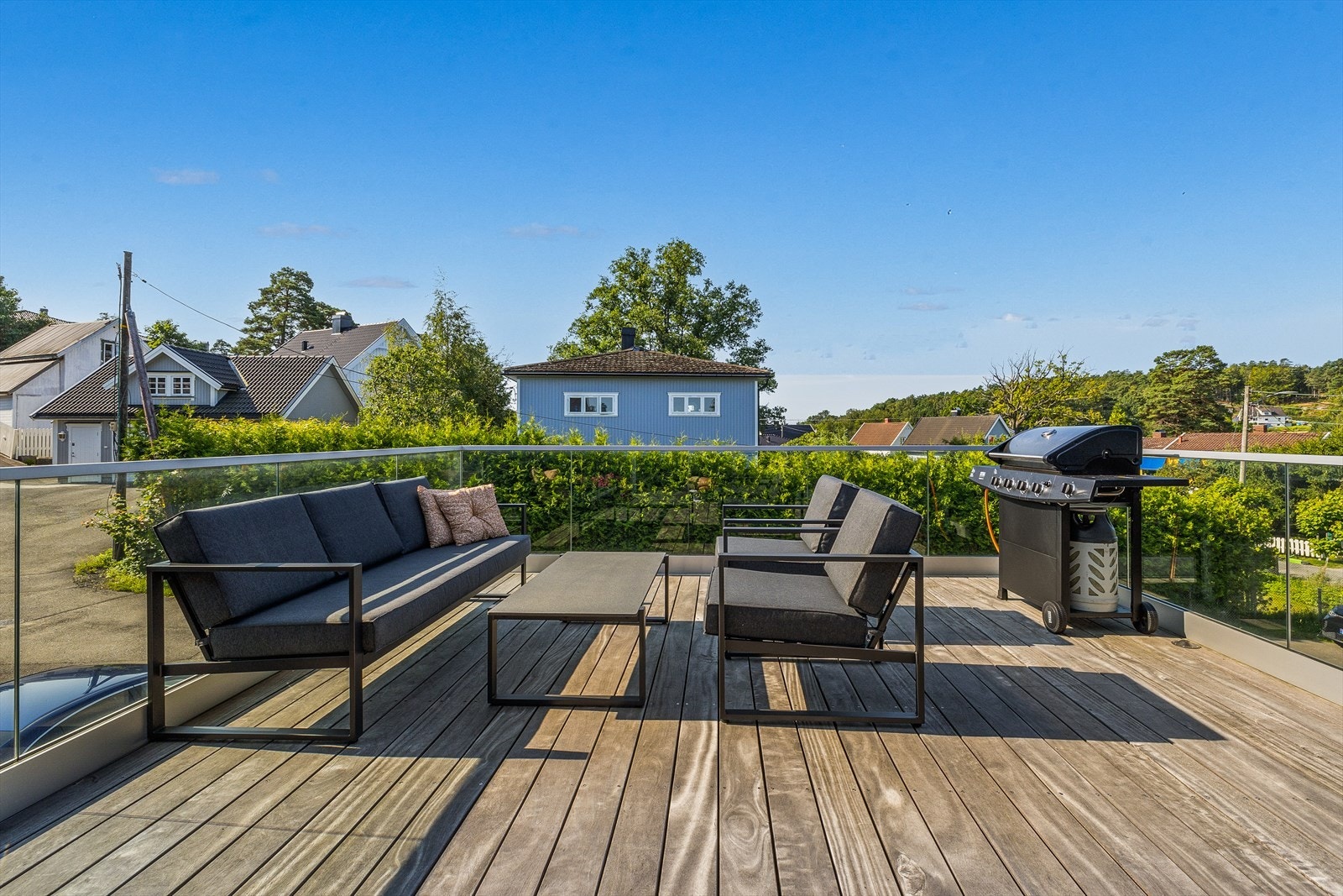 Treplatting av Qumaru
vedlikeholdfritt hardtre Galleribilde