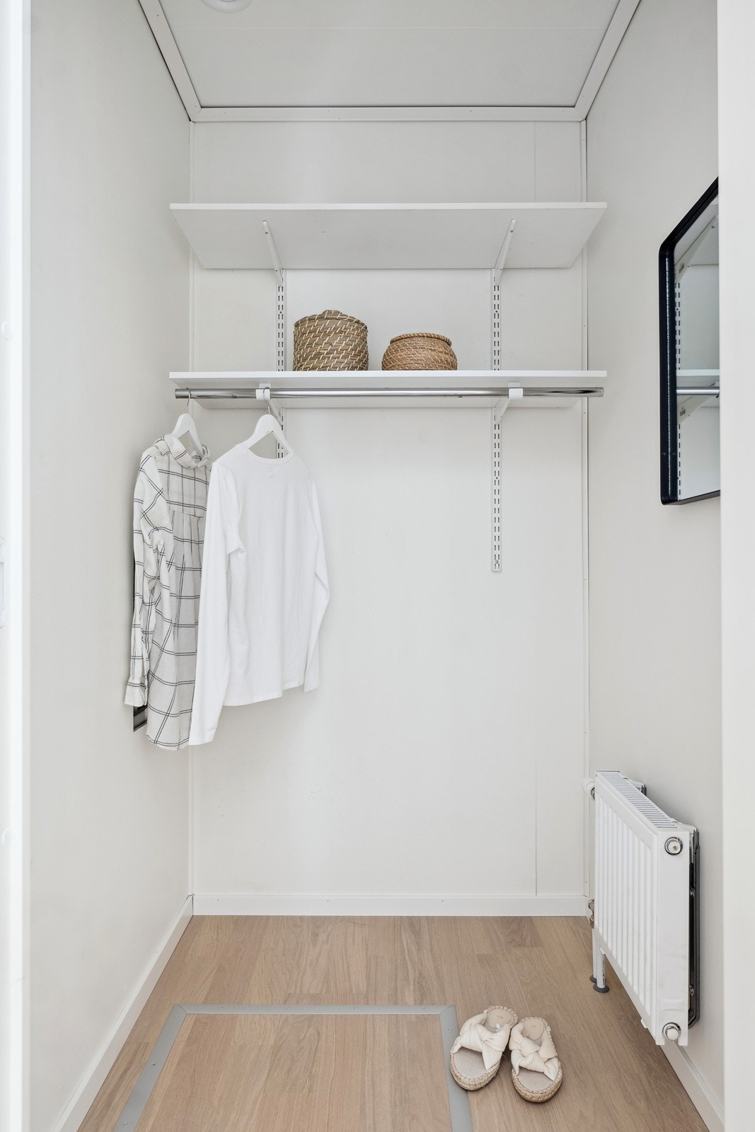 Garderobe/bod Galleribilde