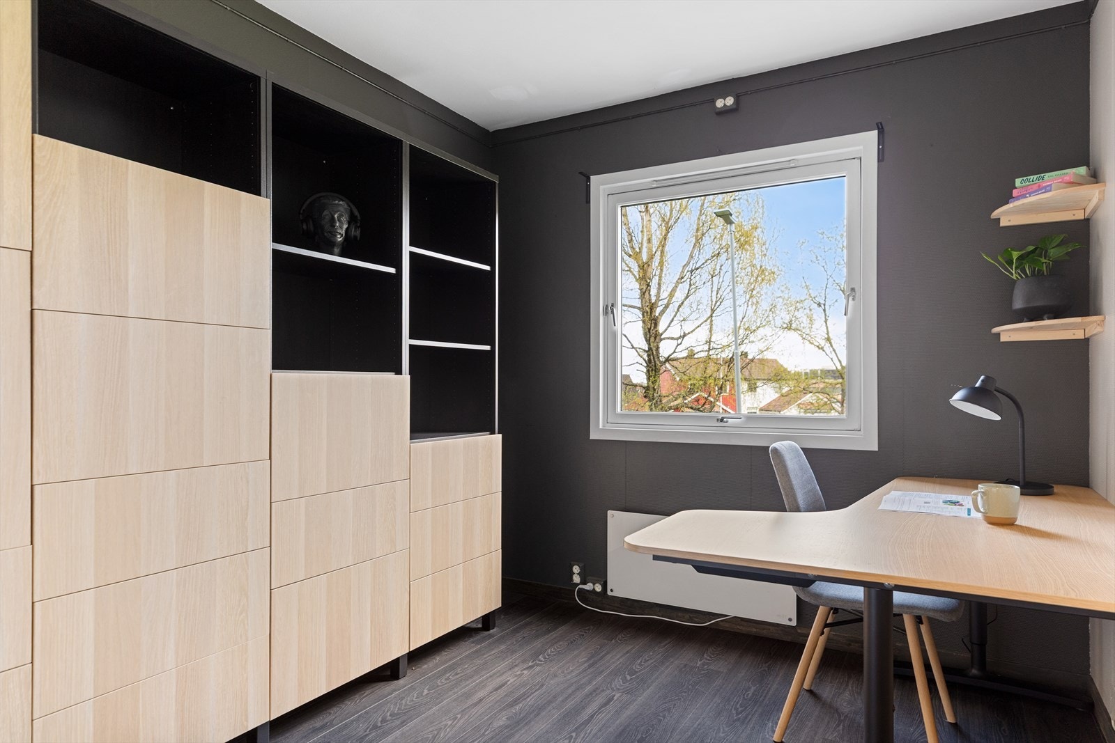 Soverom 2 er på ca. 7,5 kvm. Galleribilde