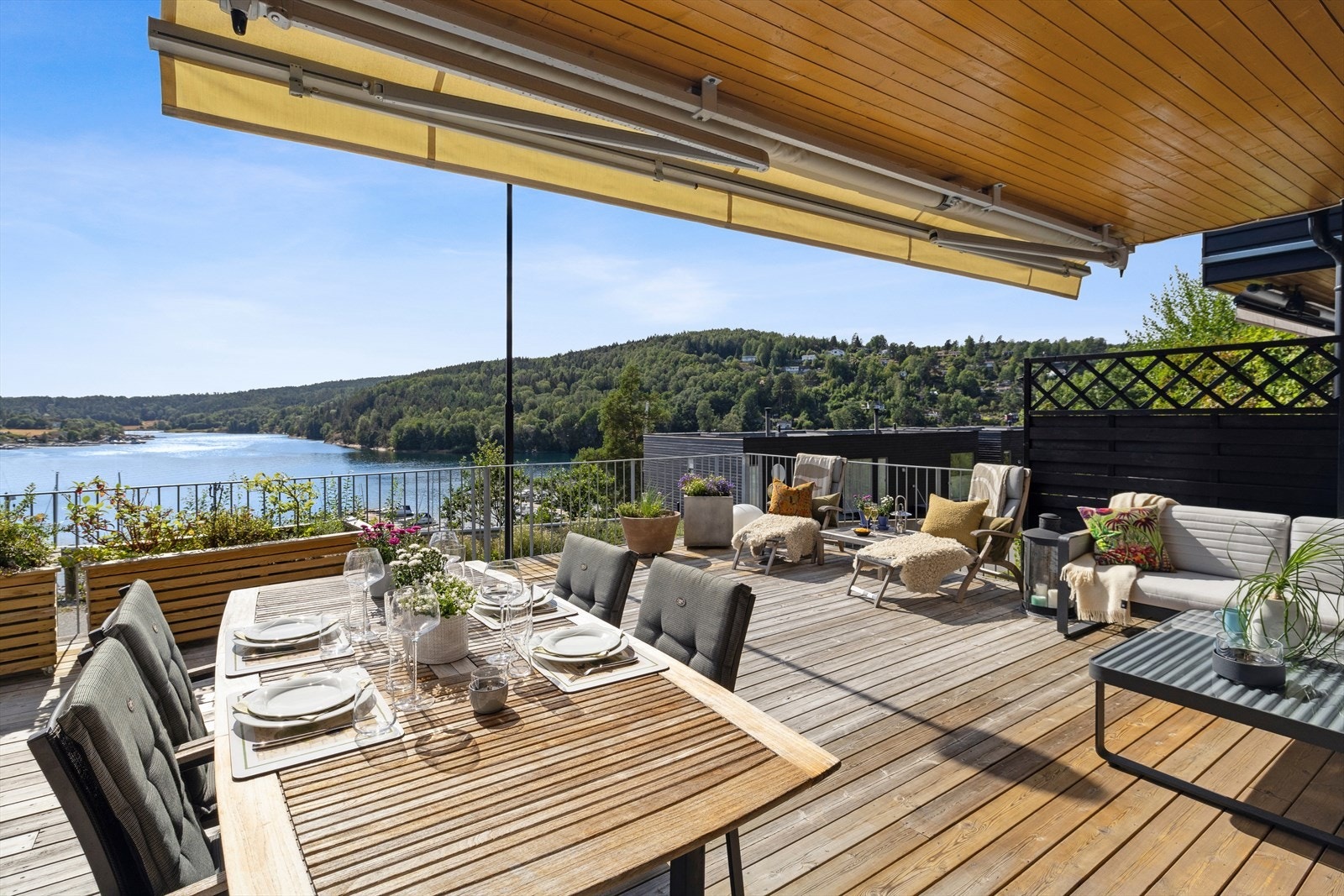 Leiligheten har en nydelig utsikt over Bunnefjorden! Galleribilde