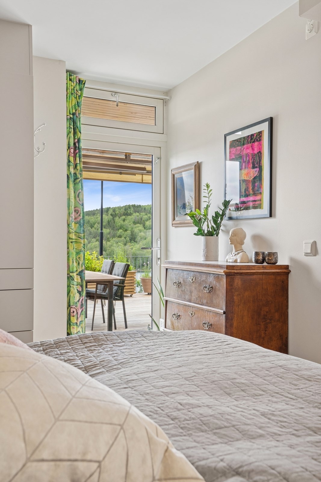 Fra soverommet er det også utgang til terrassen Galleribilde