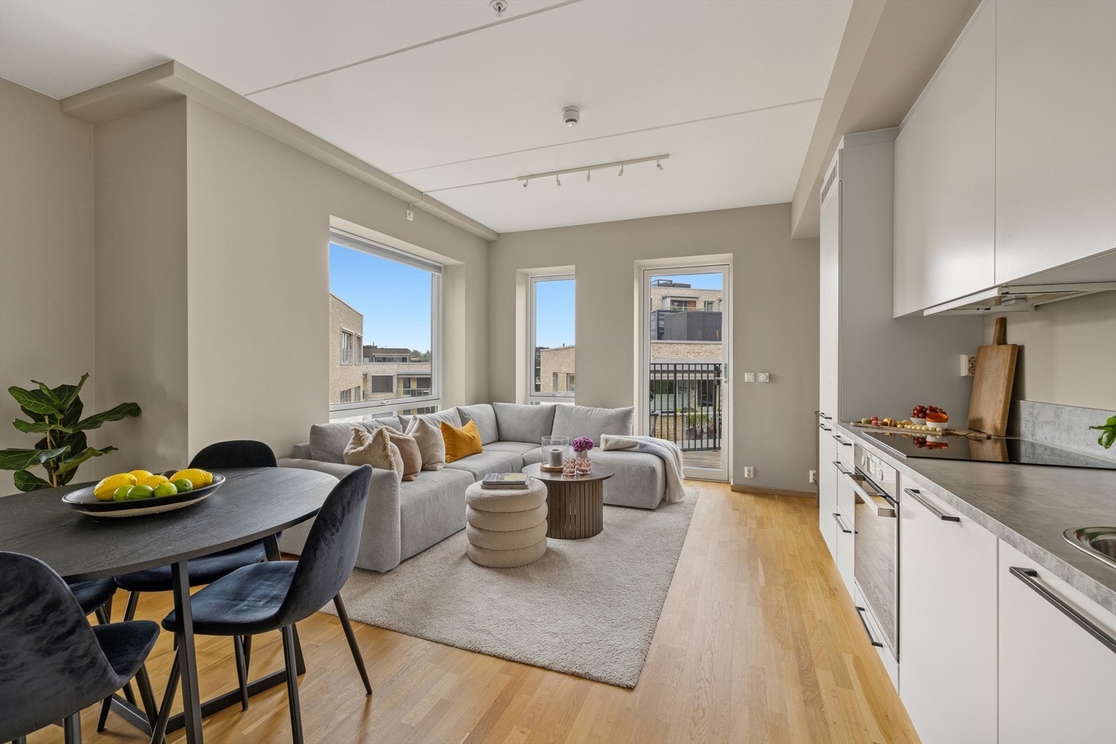 Velkommen til Satellittfaret 5! Stilren og moderne 2-roms topp-/hjørneleilighet fra 2021. Galleribilde