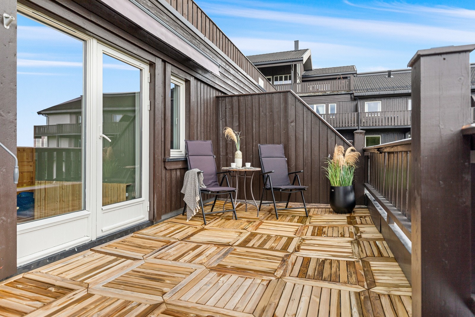 Romslig plass Galleribilde