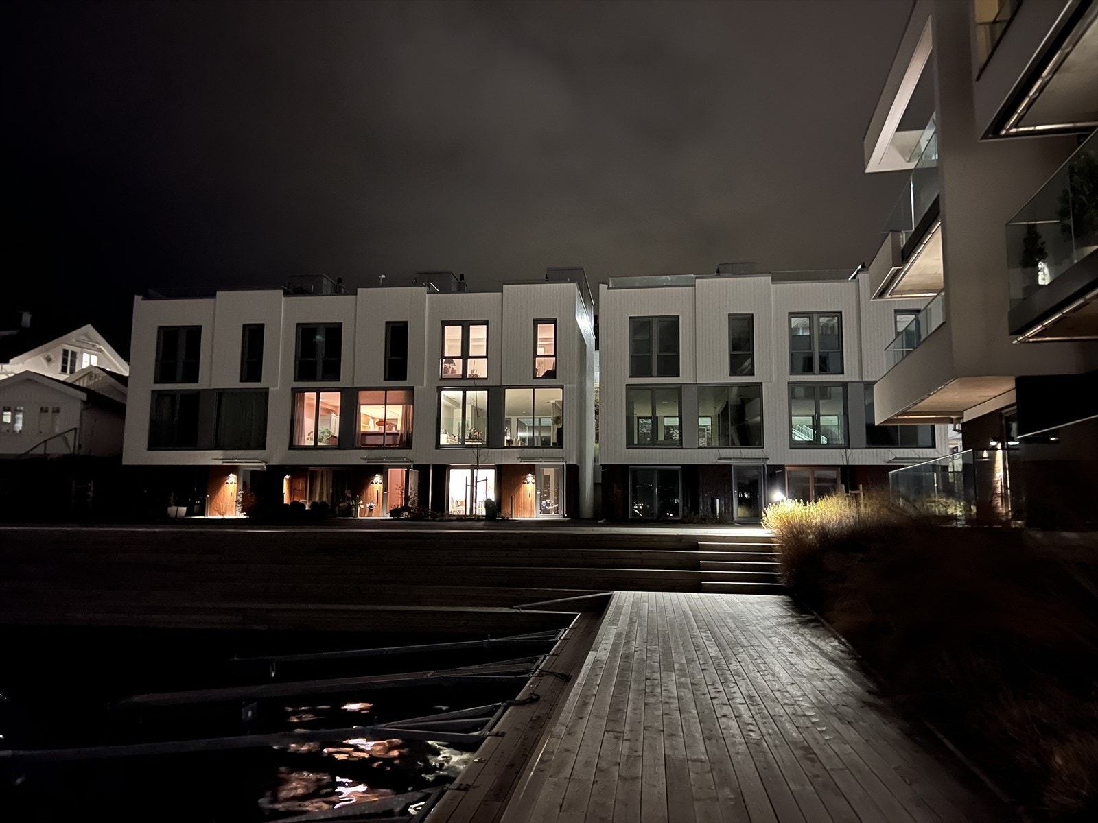 Fasade kveld Galleribilde
