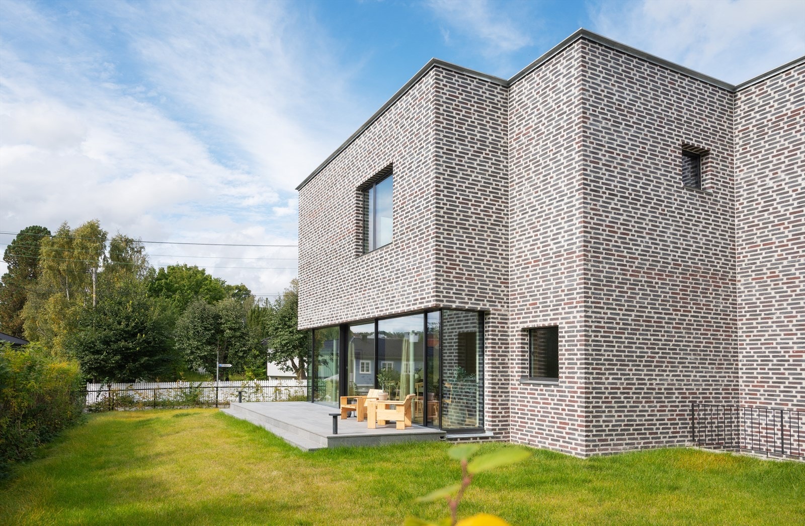 Huset er bygget med Helsingborg-tegl fra Teglspesialisten med beslag i sink Galleribilde