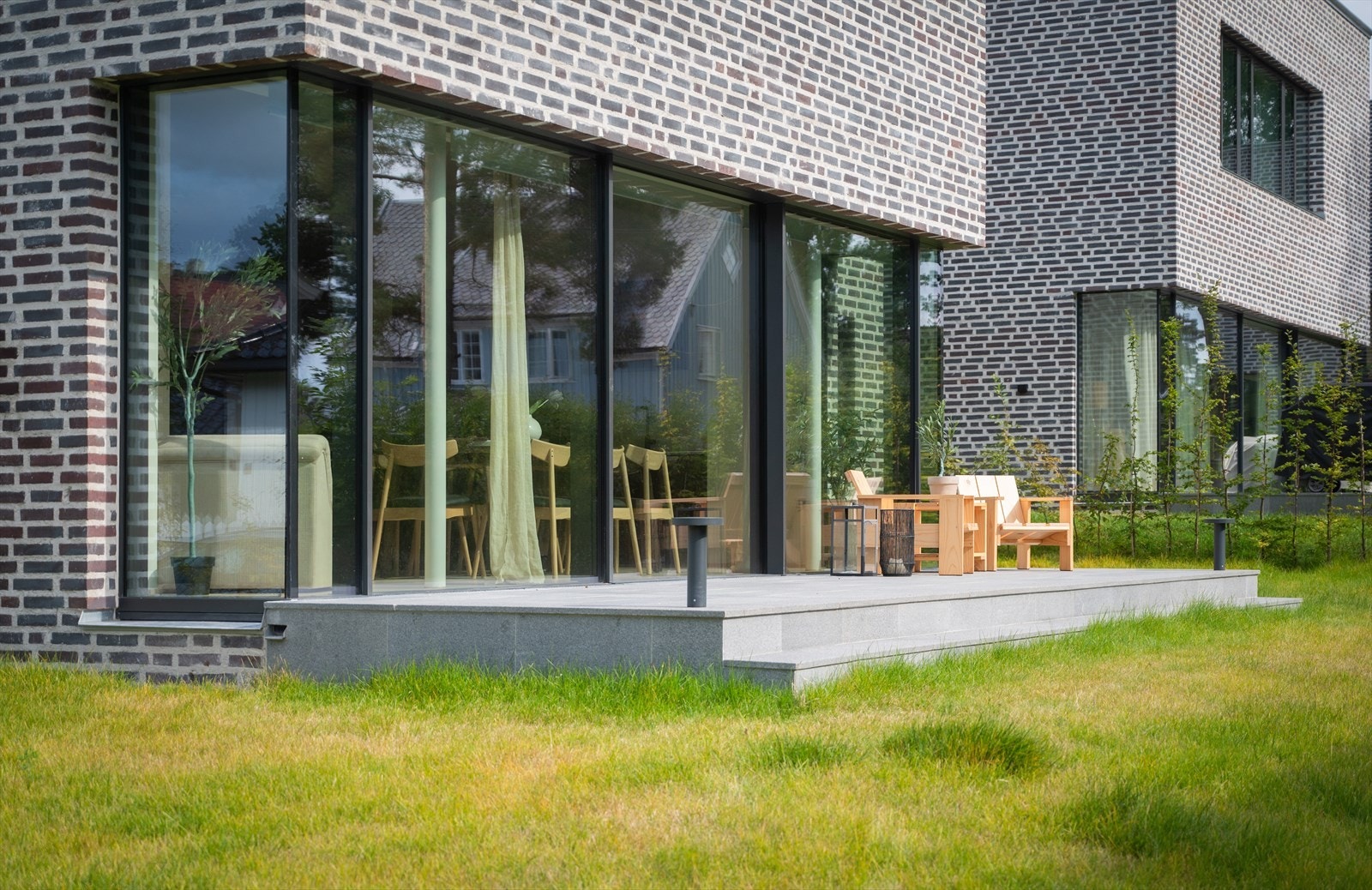 Solrik terrasse mot syd Galleribilde