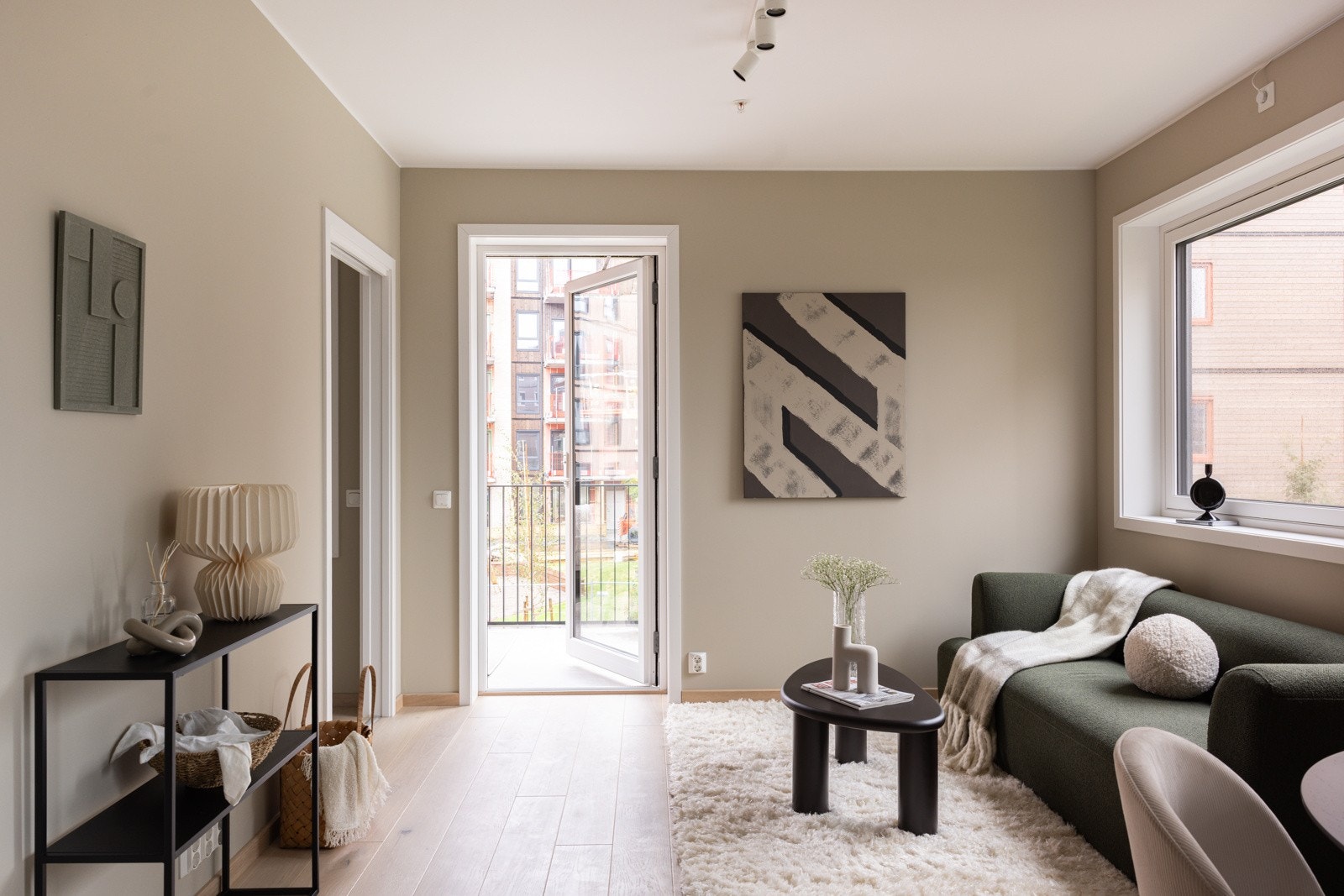 Fra stuen er det adkomst til balkongen. Galleribilde