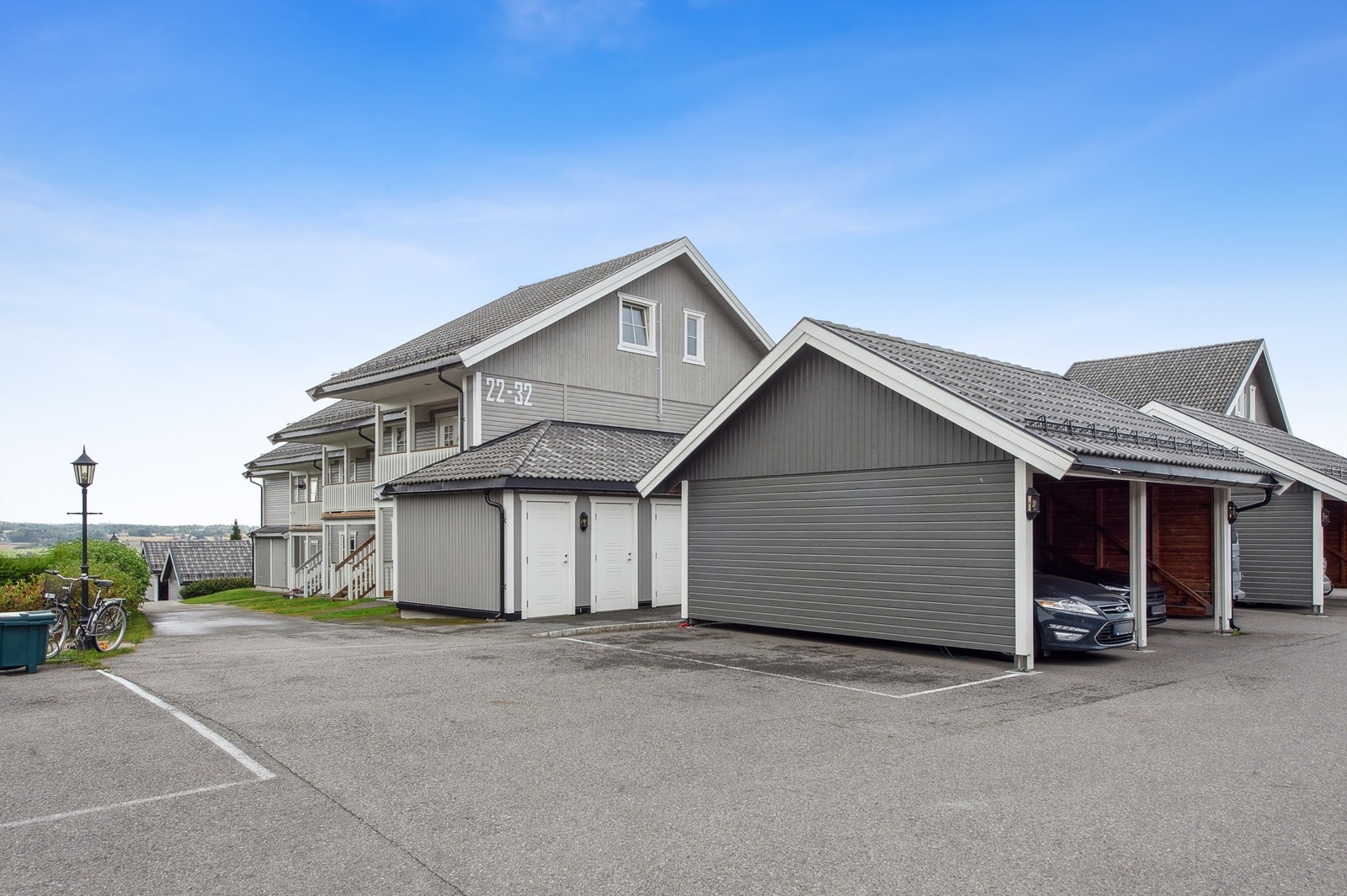 Til leiligheten følger det med en utvendig bod på 5 m² og fast plass i carport. Galleribilde