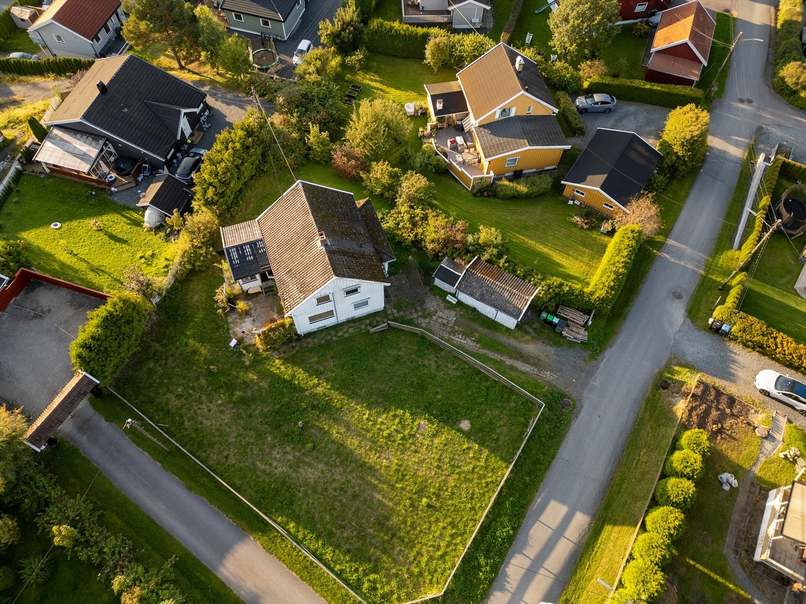 Merk: Vilkår for ferdigattest: Eksisterende bolig og garasje på eiendommen skal dokumenteres revet. Galleribilde