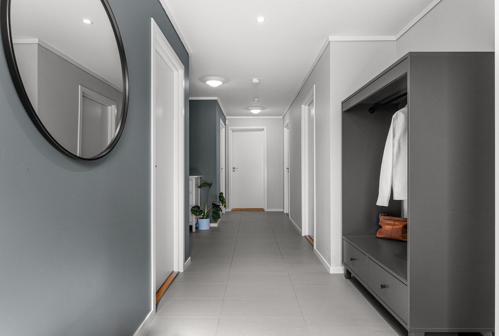 God plass til oppbevaring og garderobe. Galleribilde