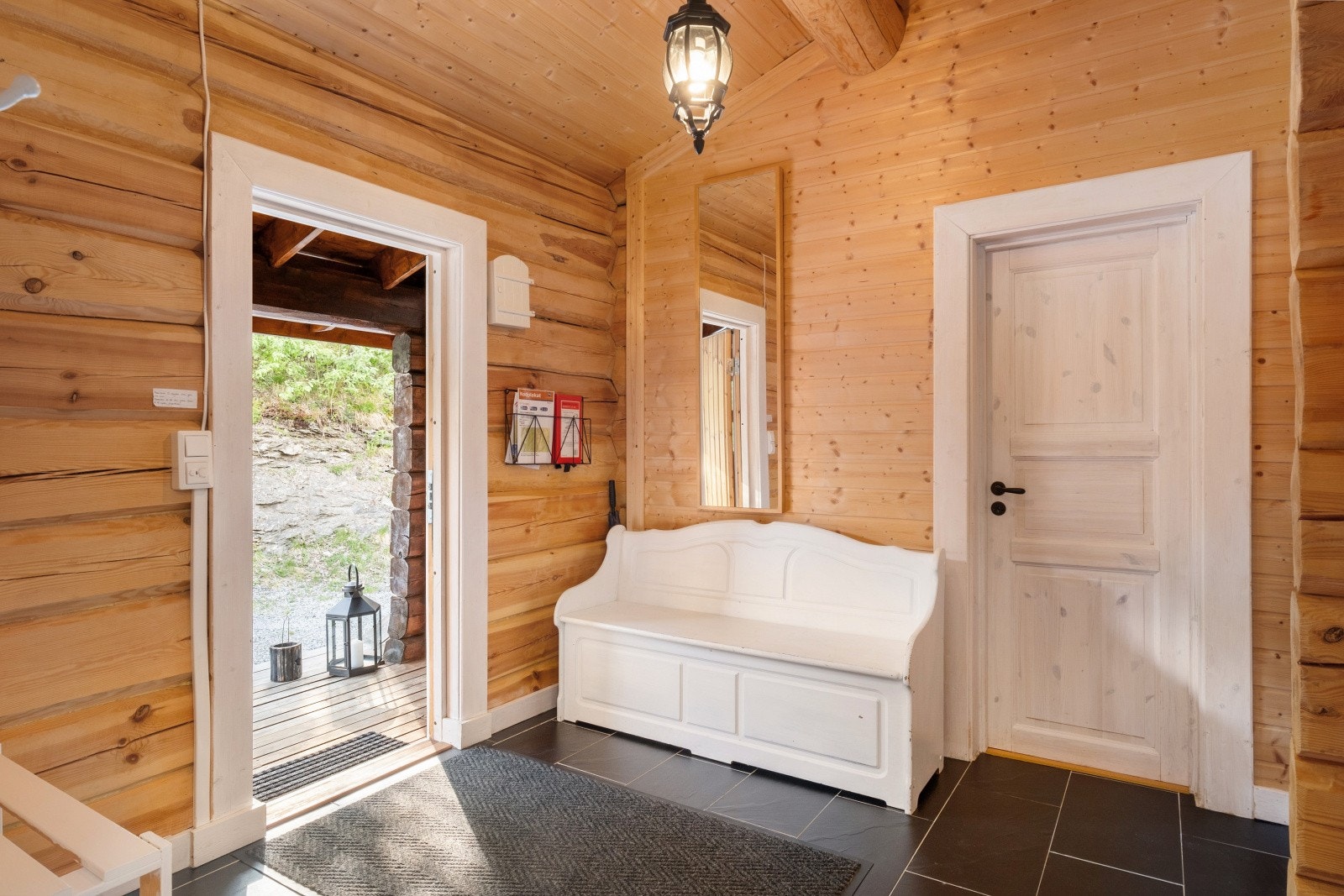 Gode moglegheiter for garderobeløysing i gang. Galleribilde