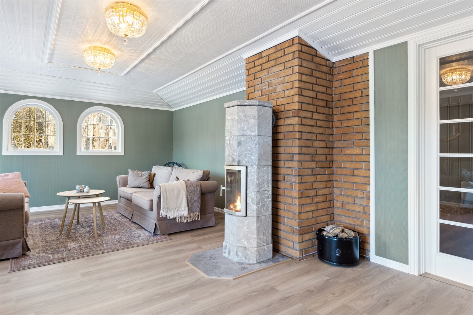 Den flotte klebersteinsovnen avgir svært god varme! Galleribilde