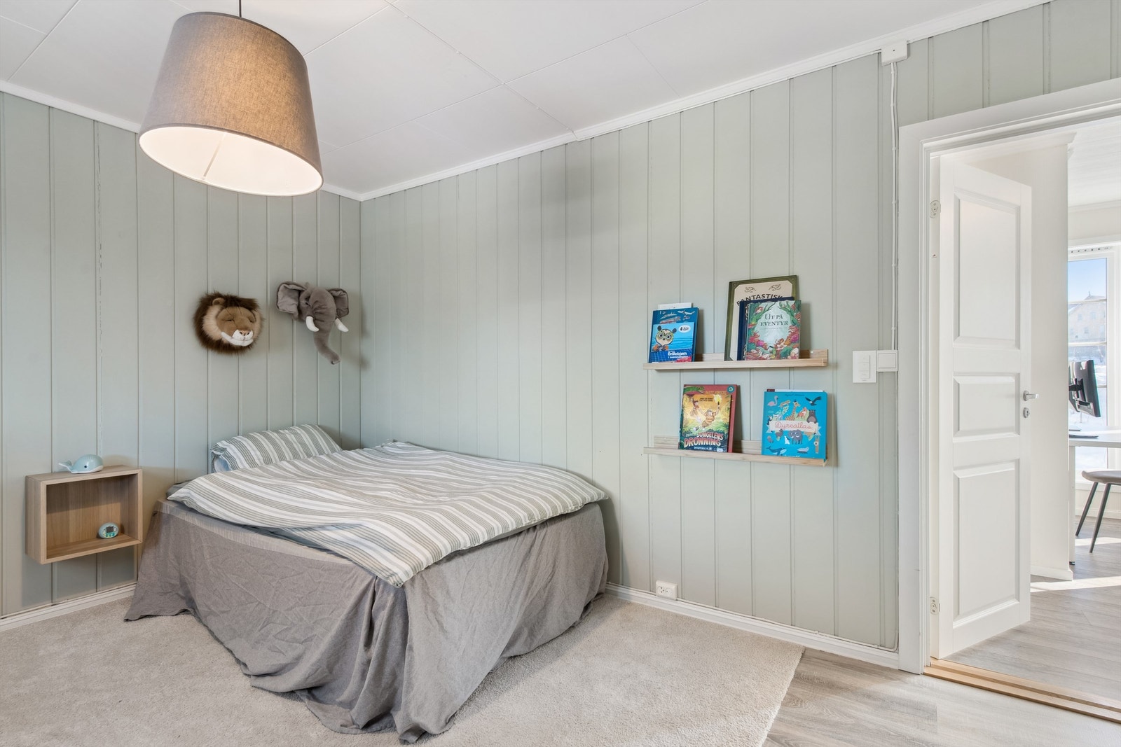 Soverommene har god størrelse, og er malt i fine fargepaletter. Galleribilde