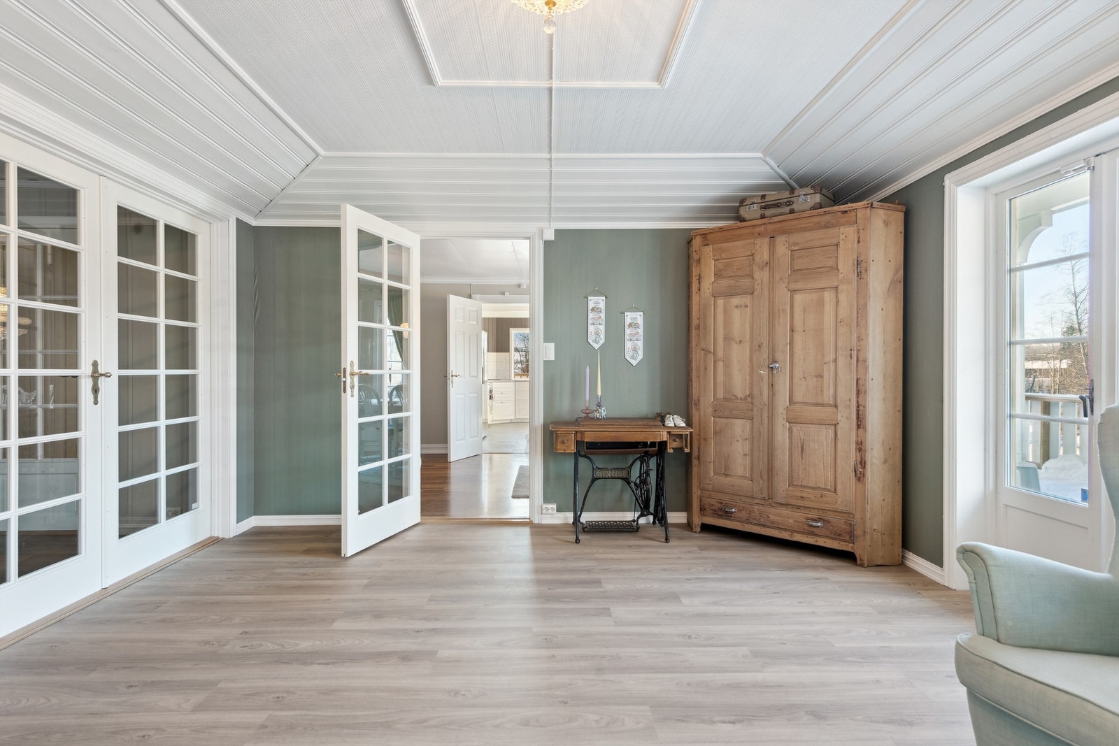 Den fine planløsningen gir god flyt mellom oppholdsrommene Galleribilde