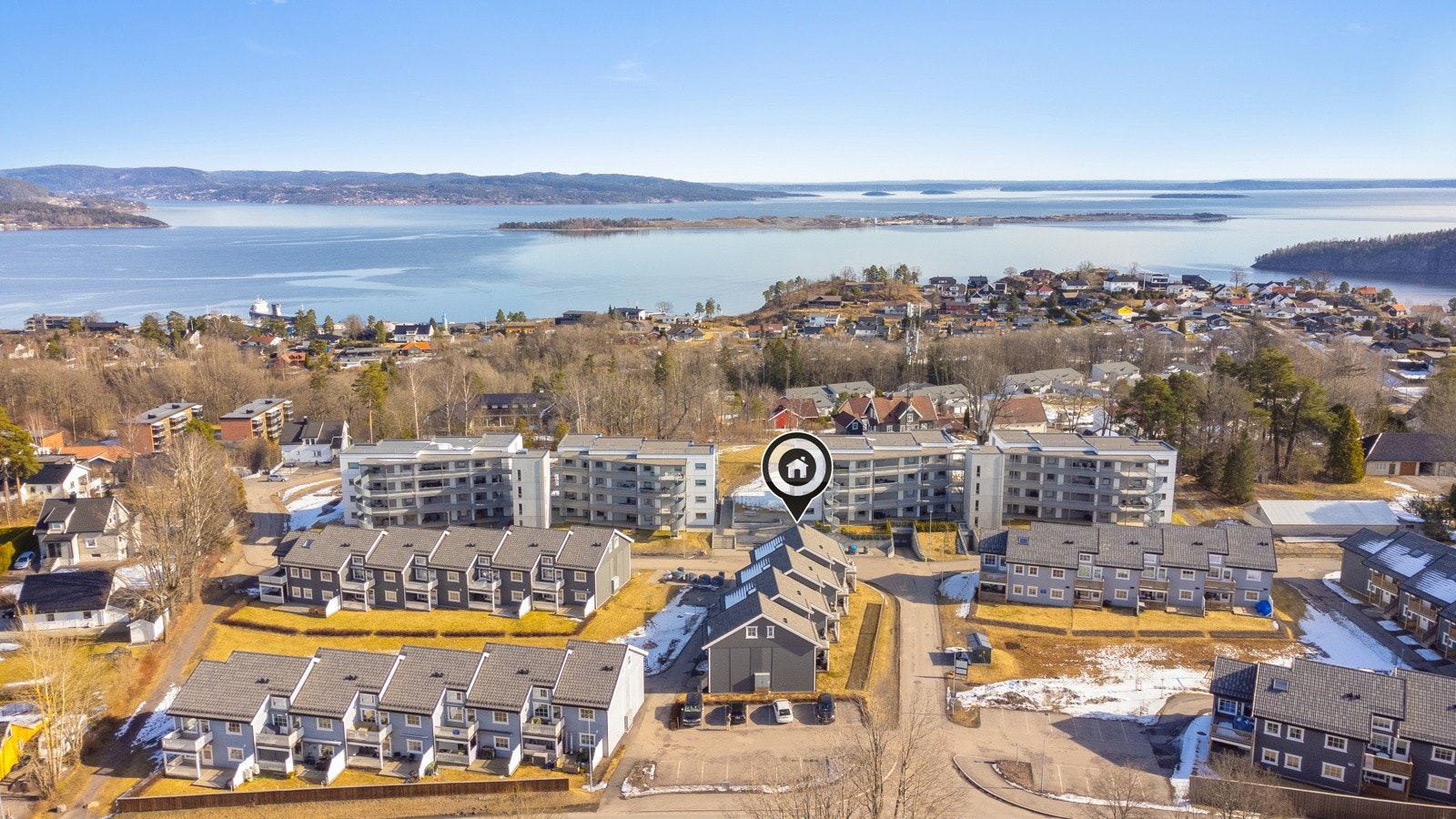 Området rundt byr også på lekeplasser og parkanlegg. Galleribilde