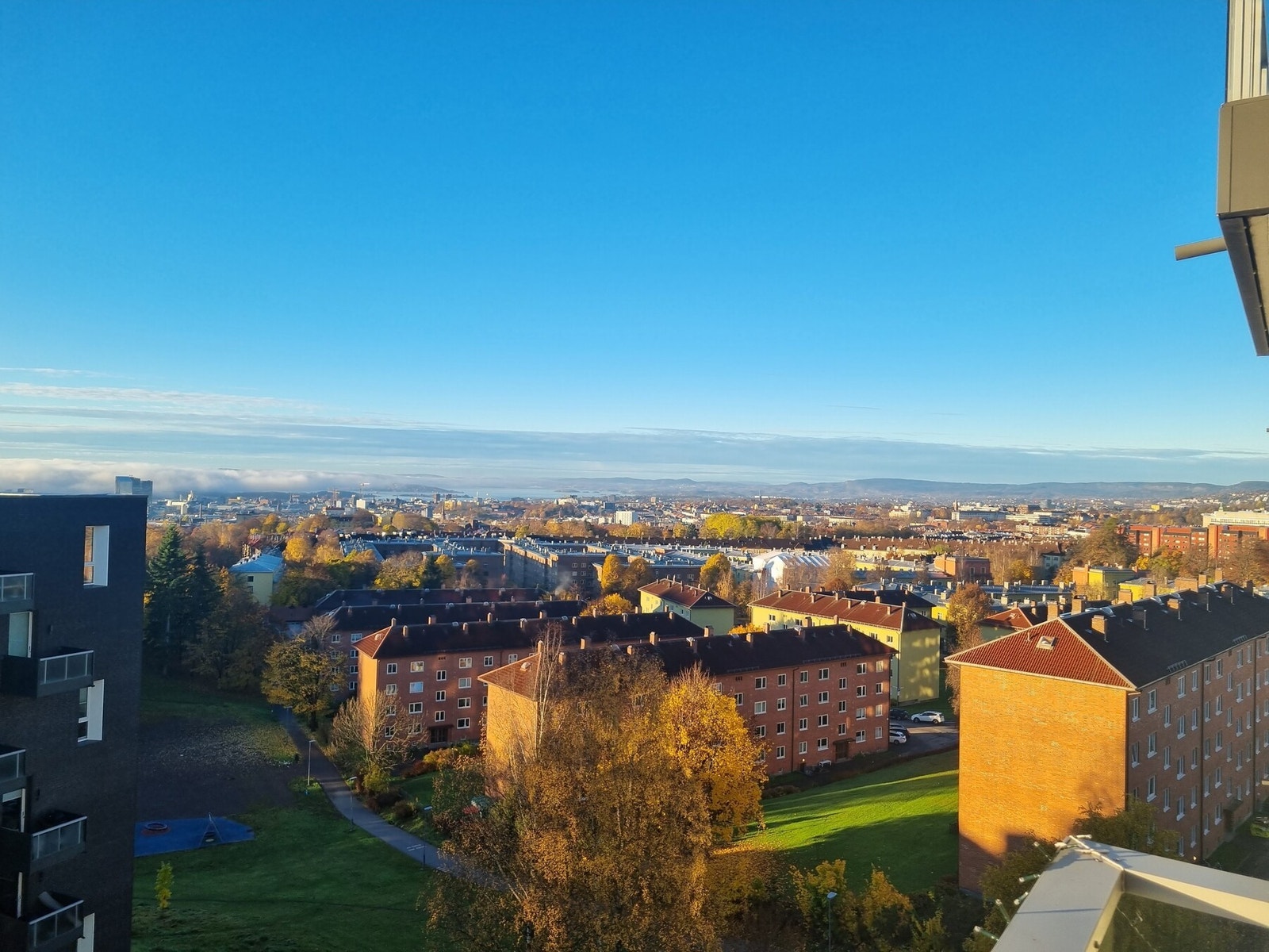 Leiligheten har nydelige utsiktsforhold. Galleribilde