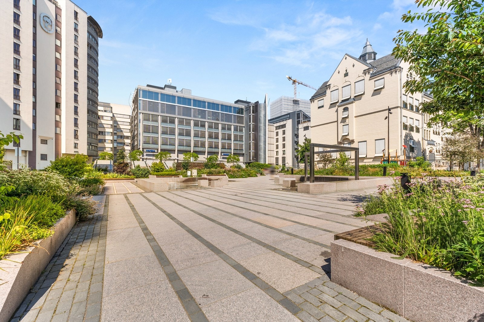 Innbydende uteområder og gangavstand til både butikker og kollektivtransport. Galleribilde