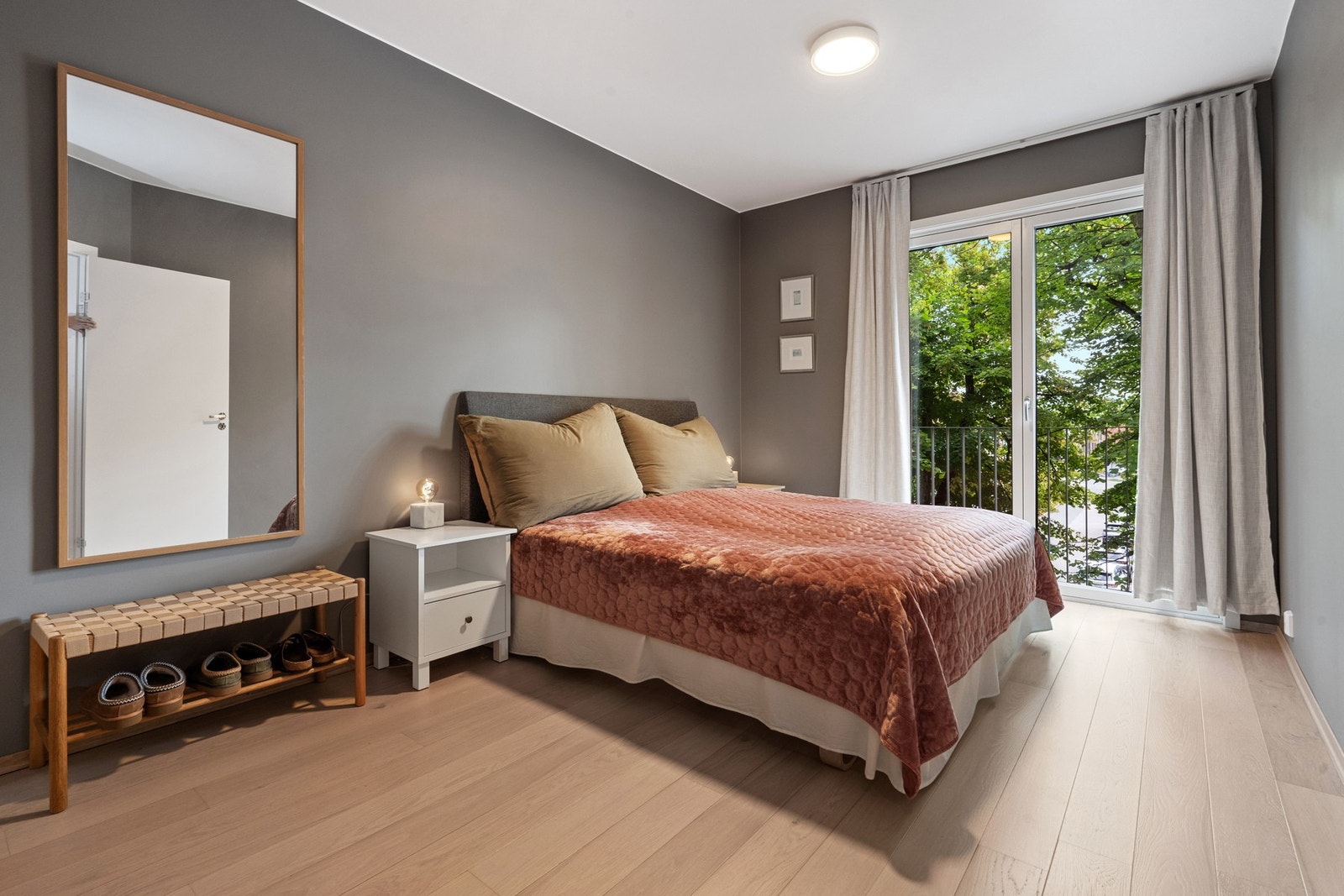 Hovedsoverommet har fransk balkong, som gir ekstra lys og luft. Galleribilde