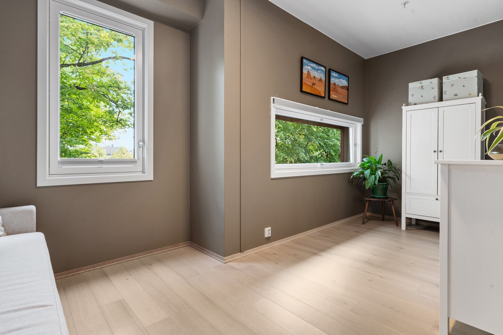 Det andre rommet er noe mindre enn hovedsoverommet og egner seg ypperlig som barnerom, gjesterom eller hjemmekontor. Galleribilde