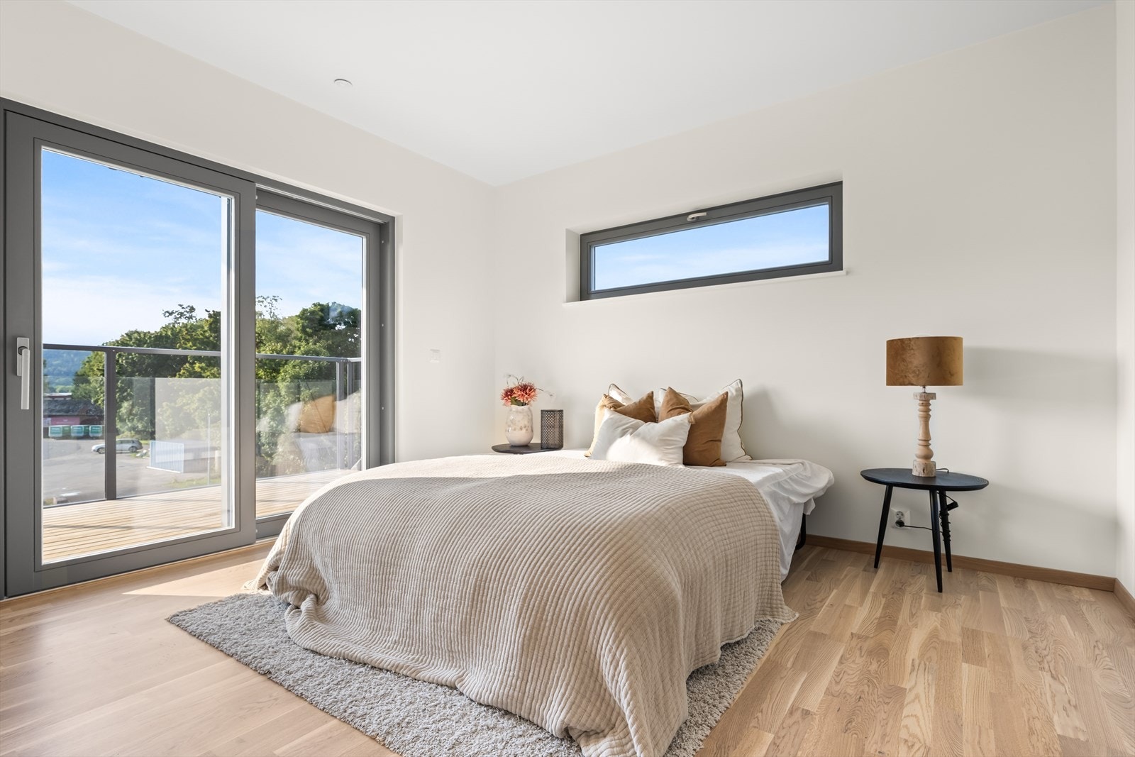 Hovedsoverommet har god plass til dobbeltseng. Galleribilde