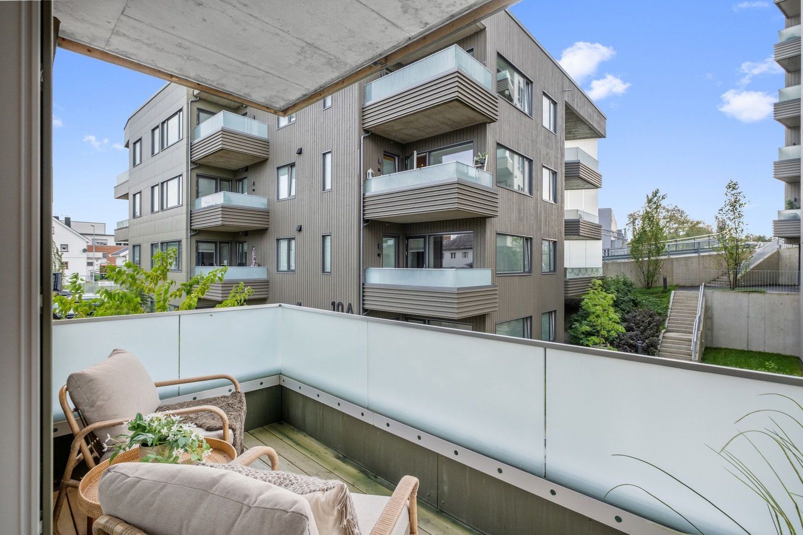 Balkongen vendt mot tunet er på 5,3m². Galleribilde