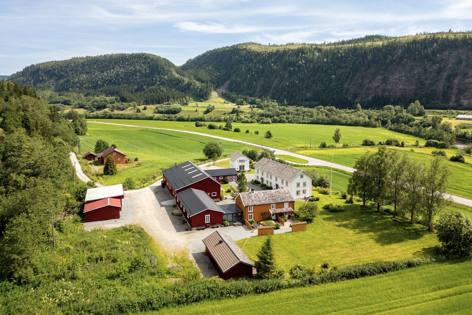 De eldste bygningene på gården er fra 1700-tallet. Galleribilde
