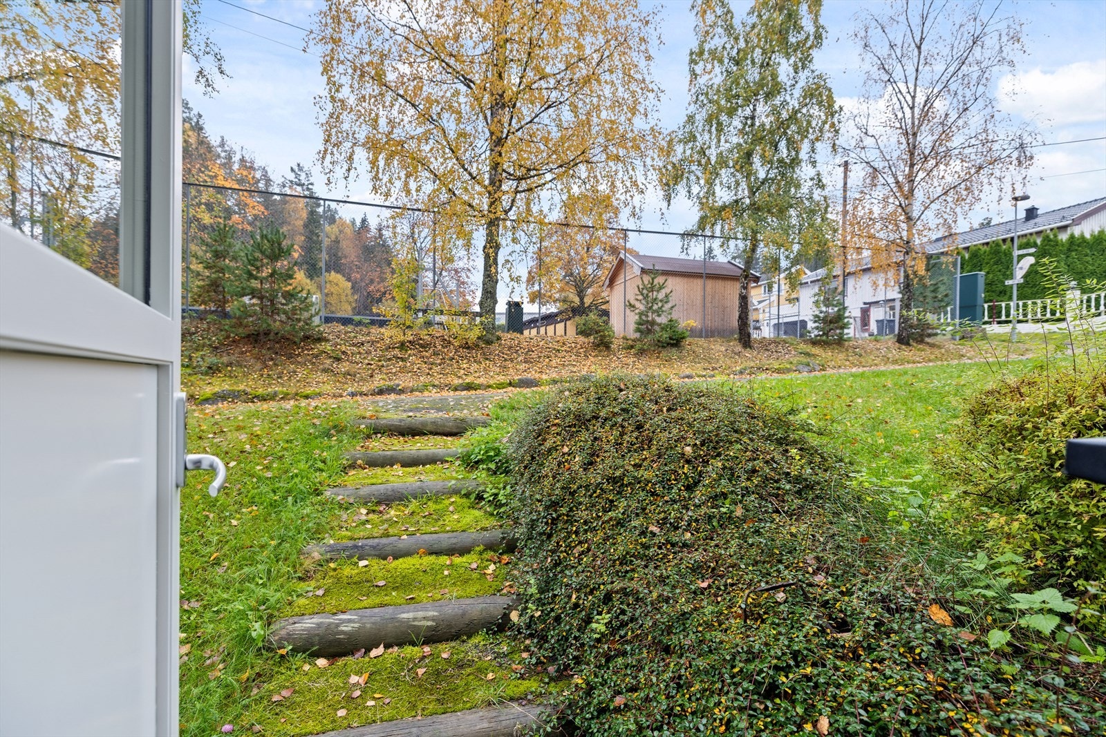 Hyggelig utsyn fra "boden" Galleribilde