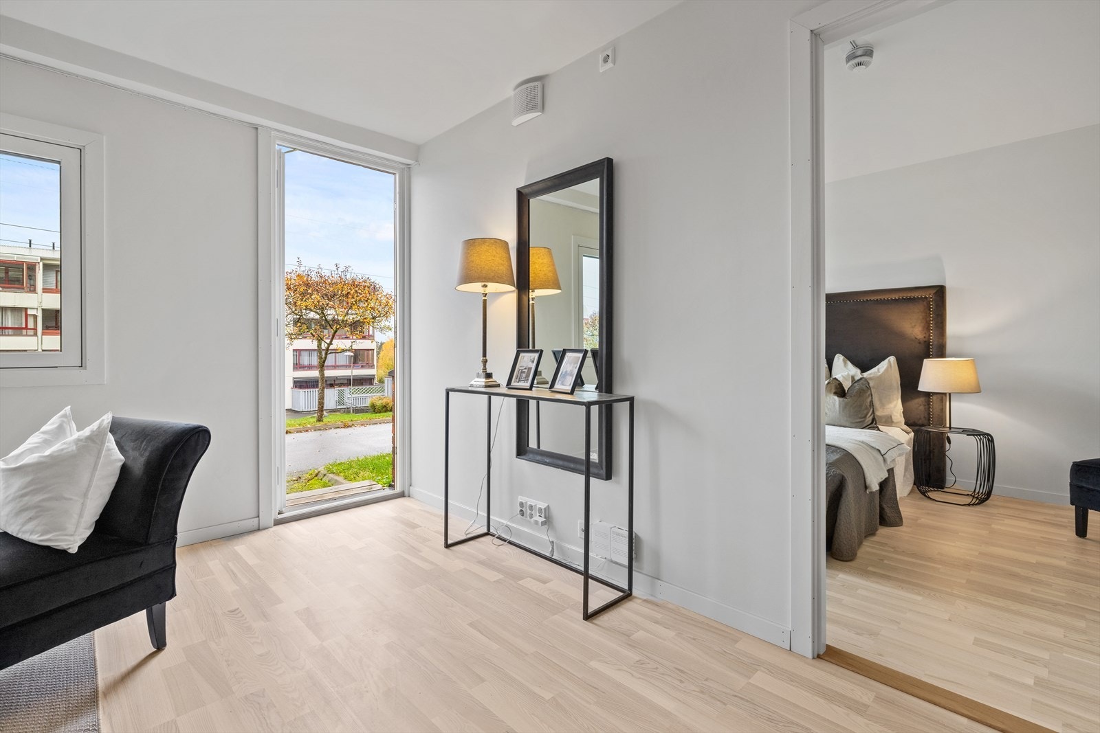 Boligen har utgang på denne siden ut til bakkenivå Galleribilde