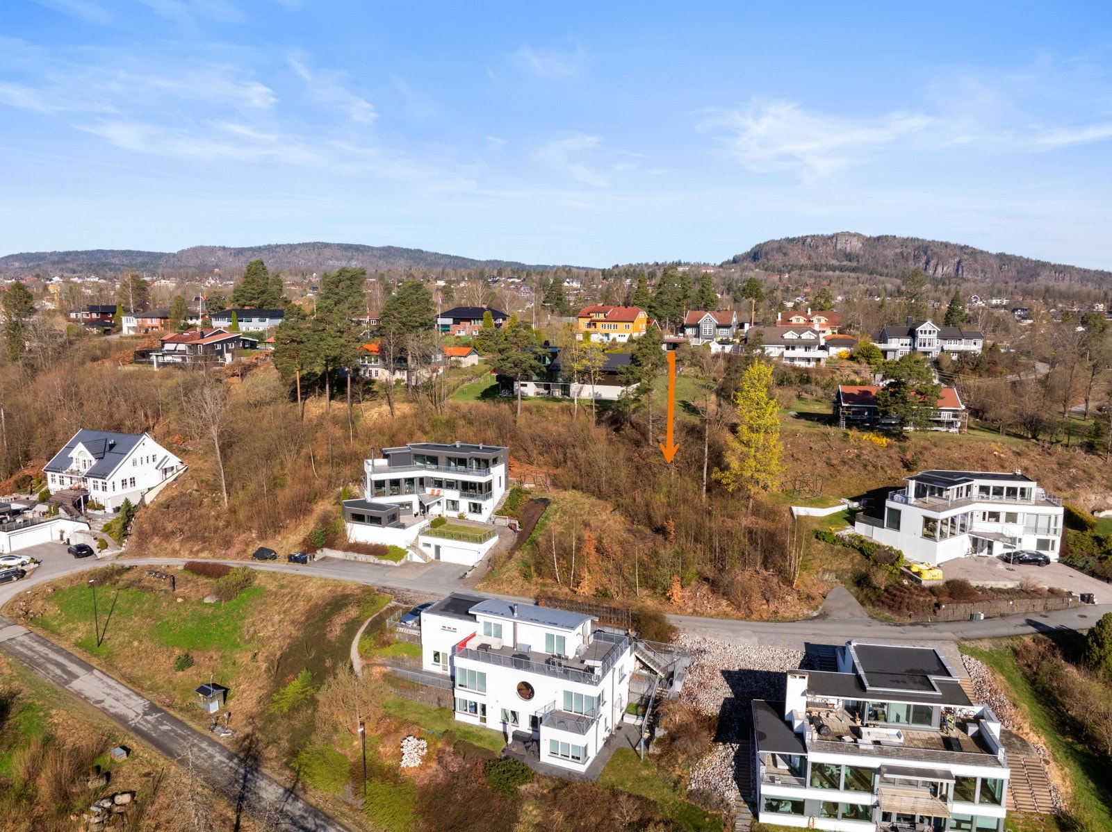 Eiendommen ligger i et barnevennlig område i en rolig blindvei Galleribilde