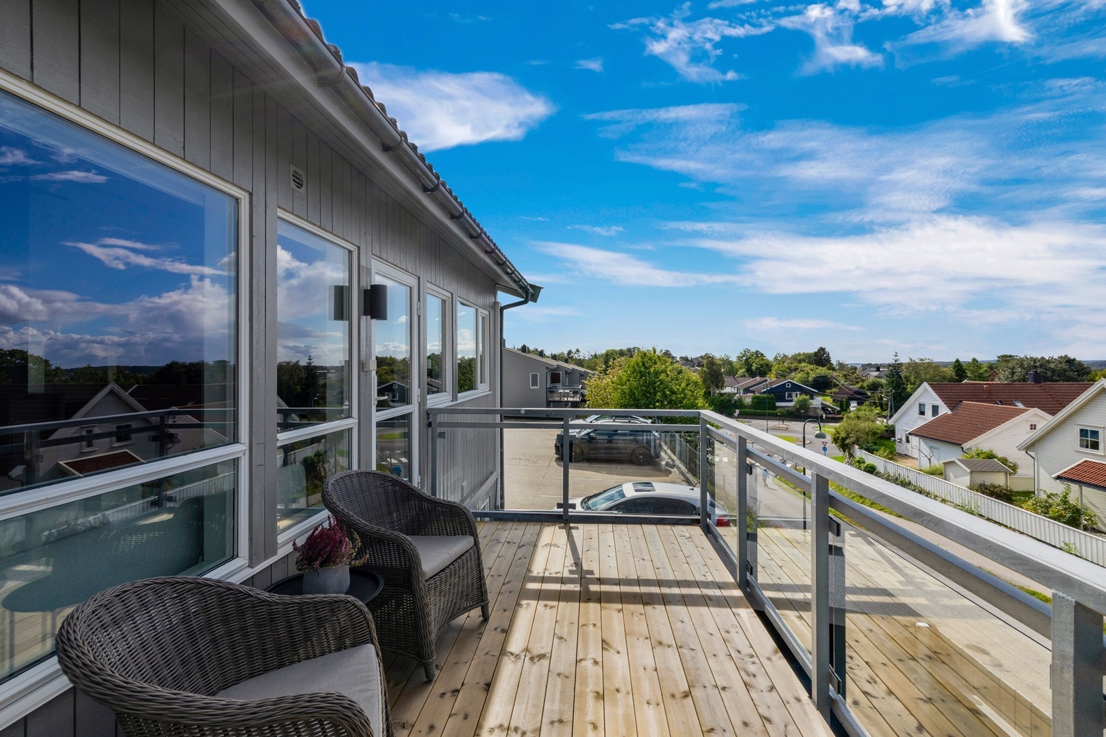 Her er det sol fra formiddagen og til sent på kveld sommerstid. Galleribilde