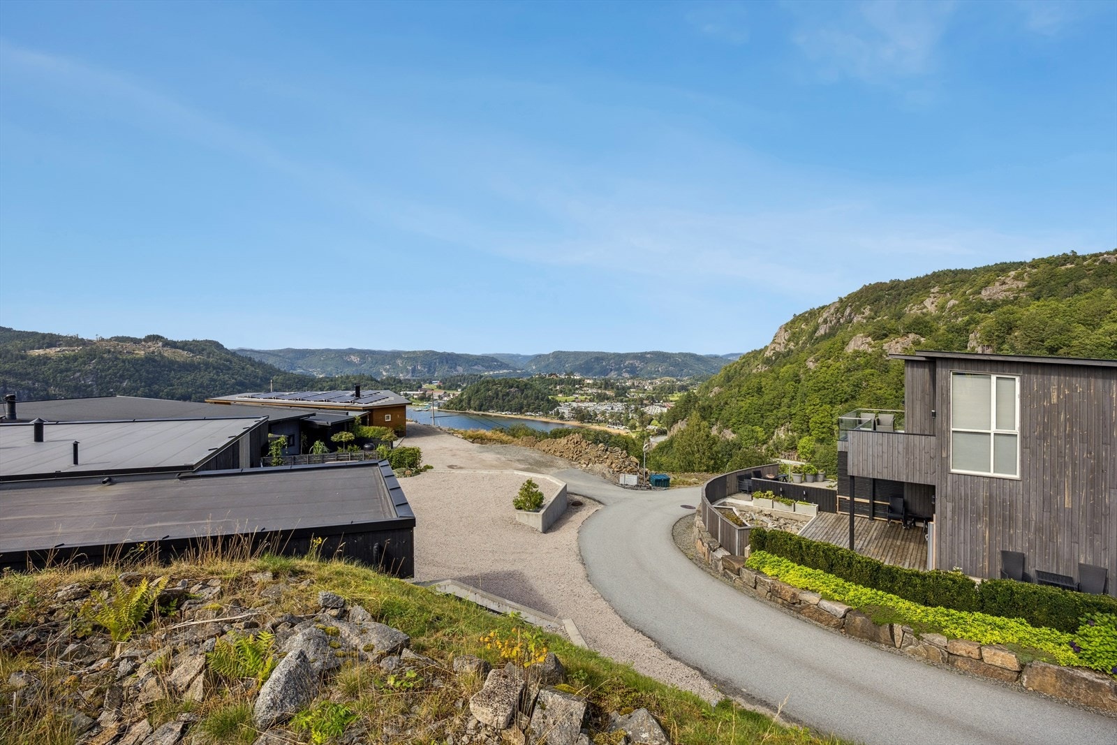 Utsikt fra tomten, mot Rosfjord Galleribilde