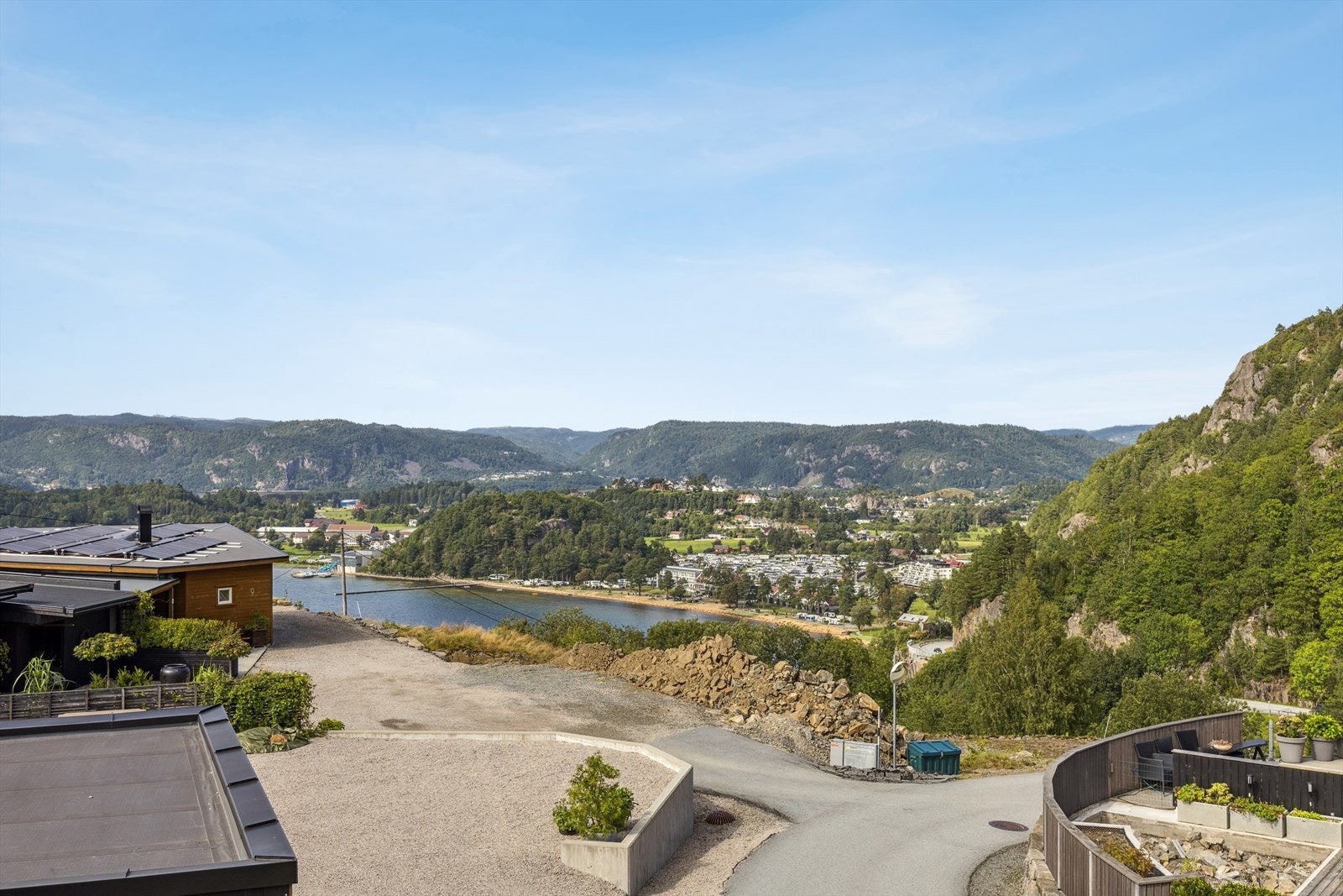 Utsikt fra tomten Galleribilde