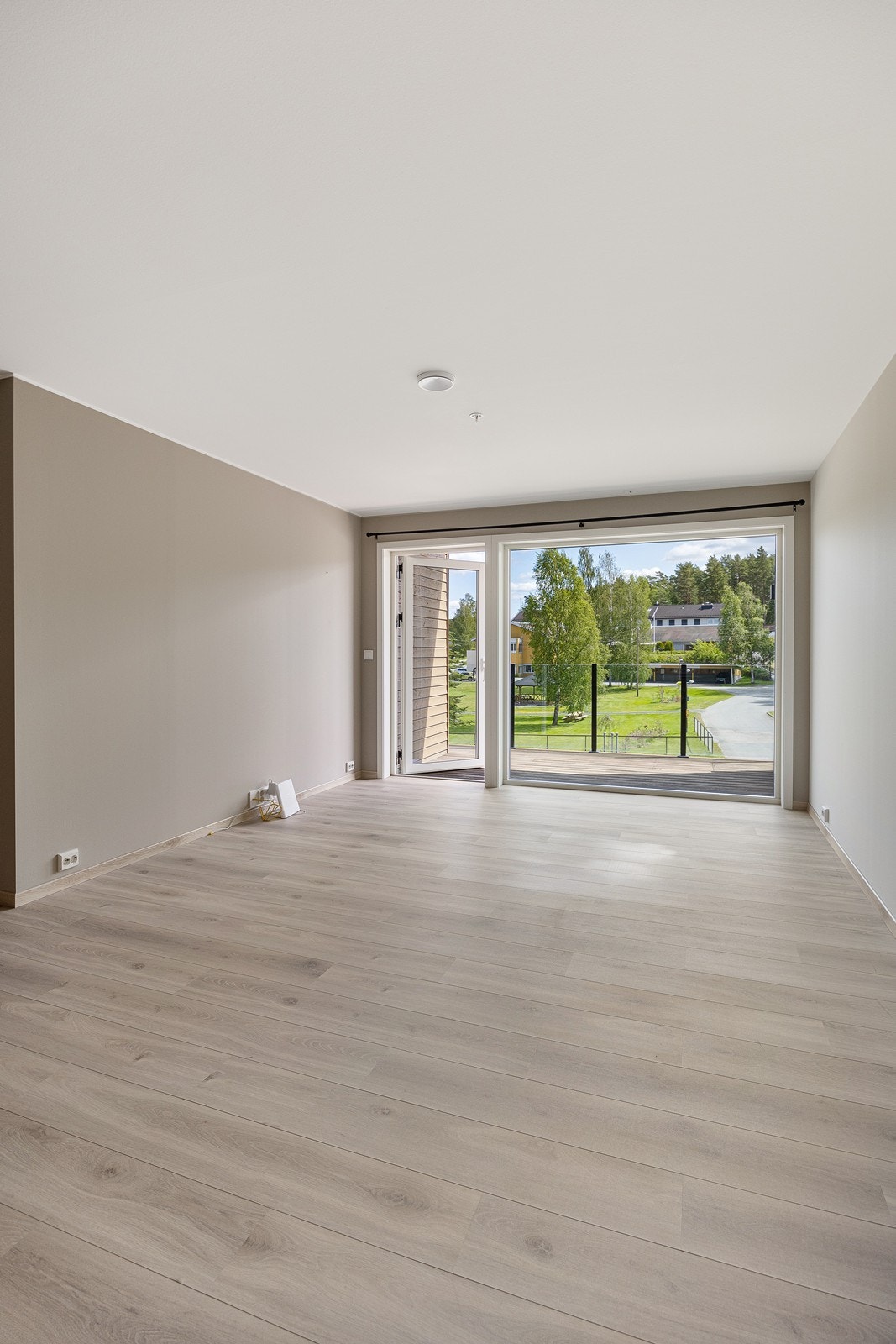 Det er god plass til flere sittegrupper. Galleribilde