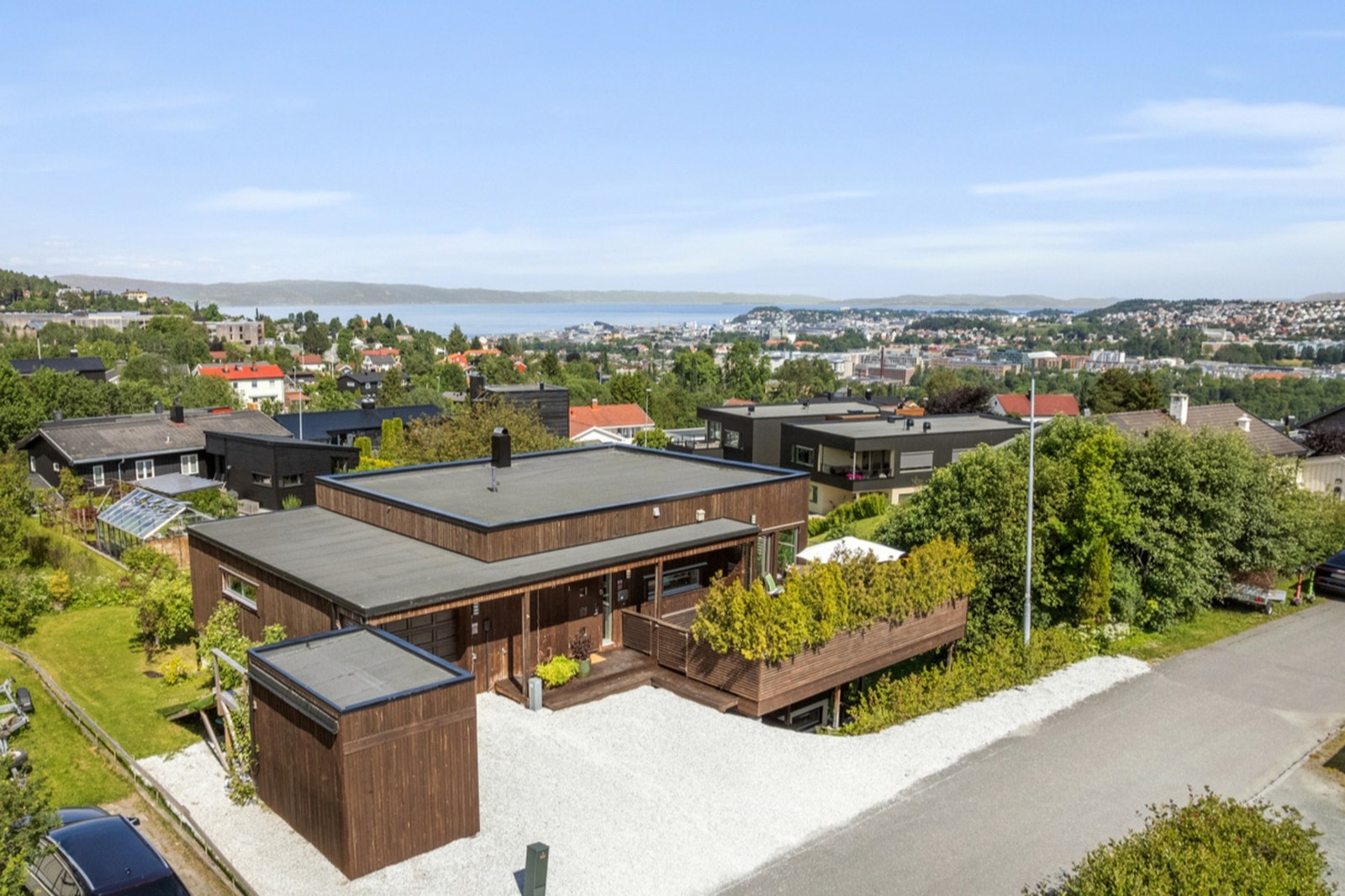 Fantastisk utsikt over Trondheim by og fjord. Galleribilde