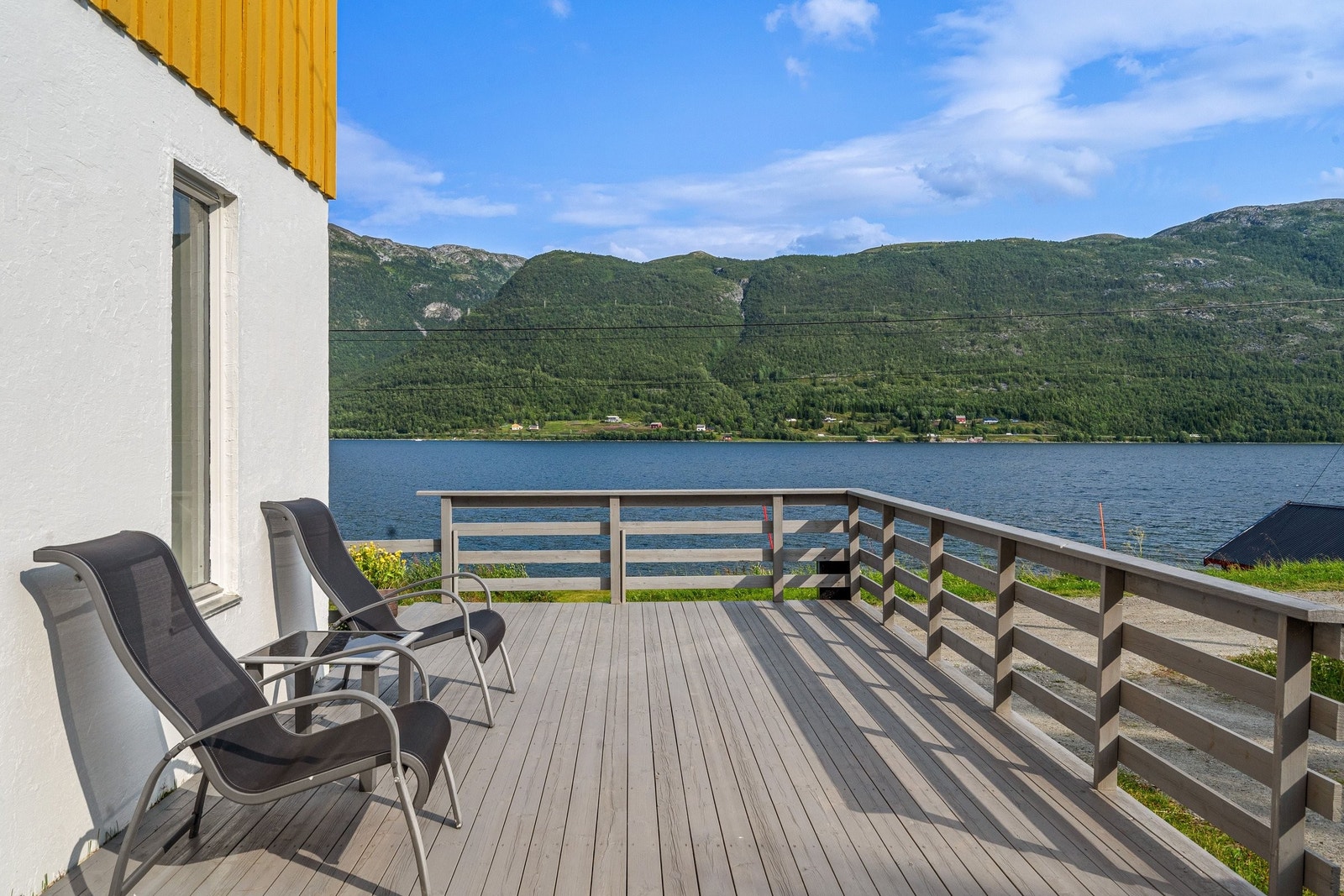 Terrasse ved inngangspartiet Galleribilde