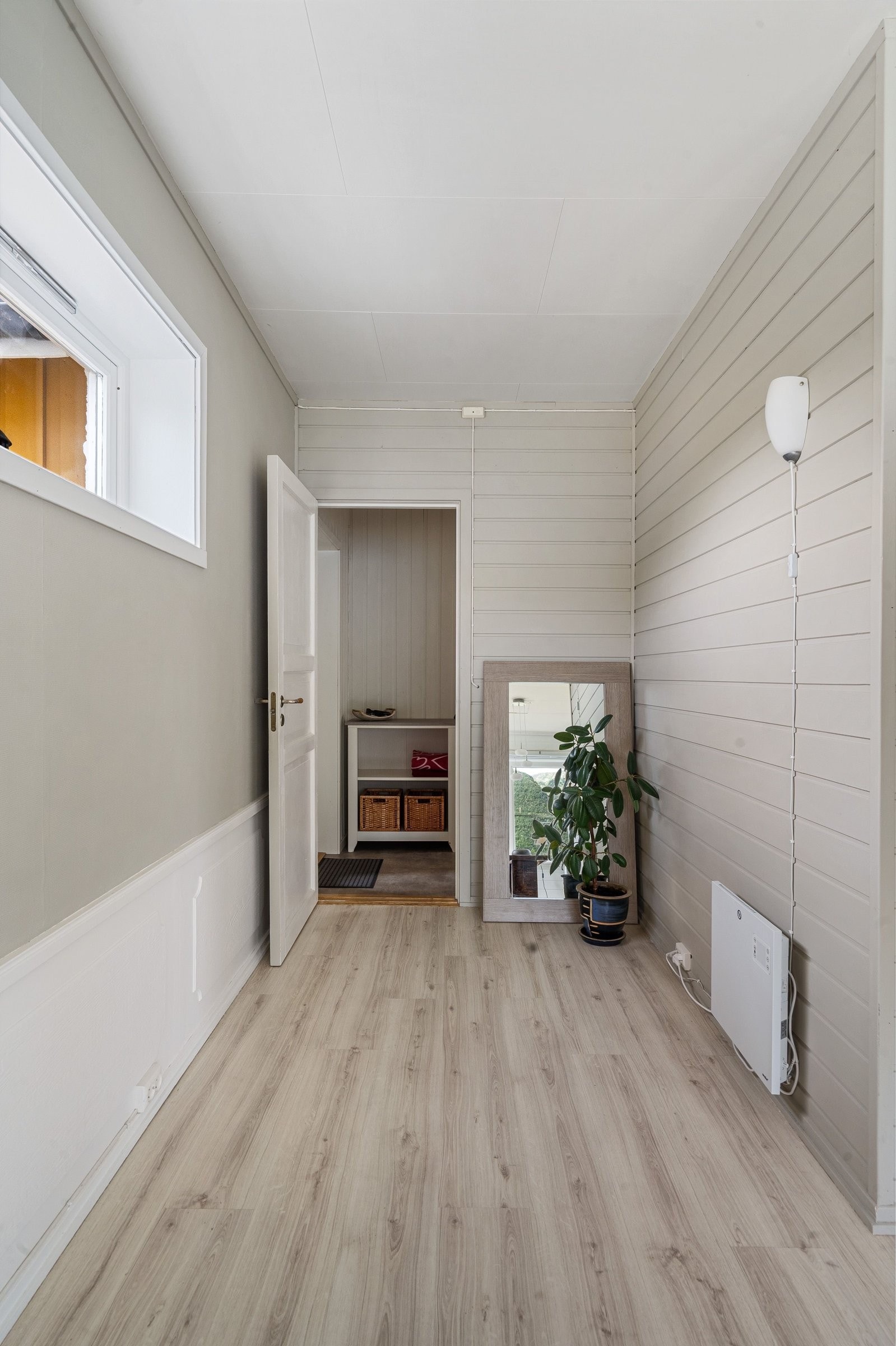 Fra stue mot gang Galleribilde