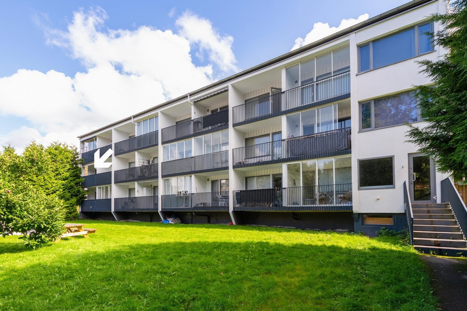 Velkommen til Brekkeveien 23. Et perfekt førstehjemskjøp! Galleribilde