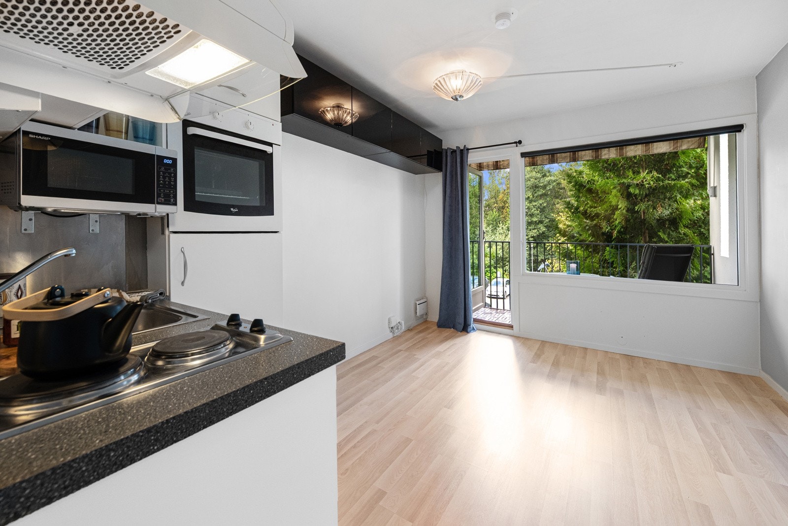 Leiligheten fremstår med en arealeffektiv planløsning Galleribilde