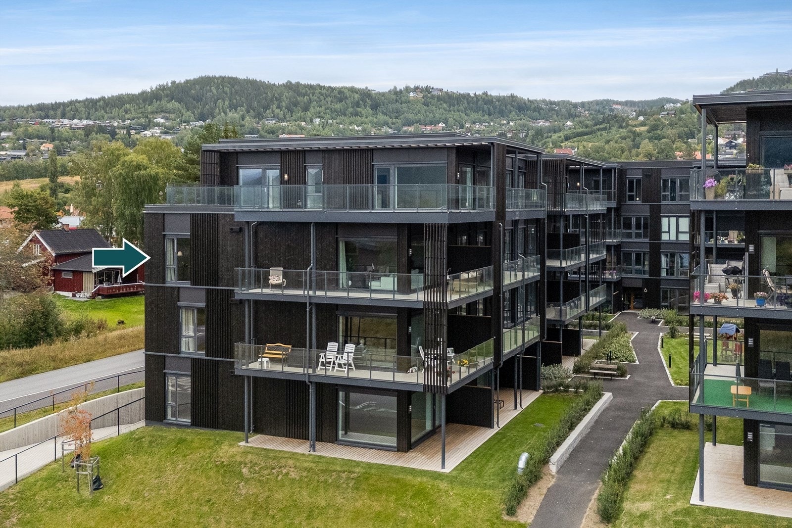 Leiligheten har en fin vestvendt beliggenhet i 3. etasje. Galleribilde