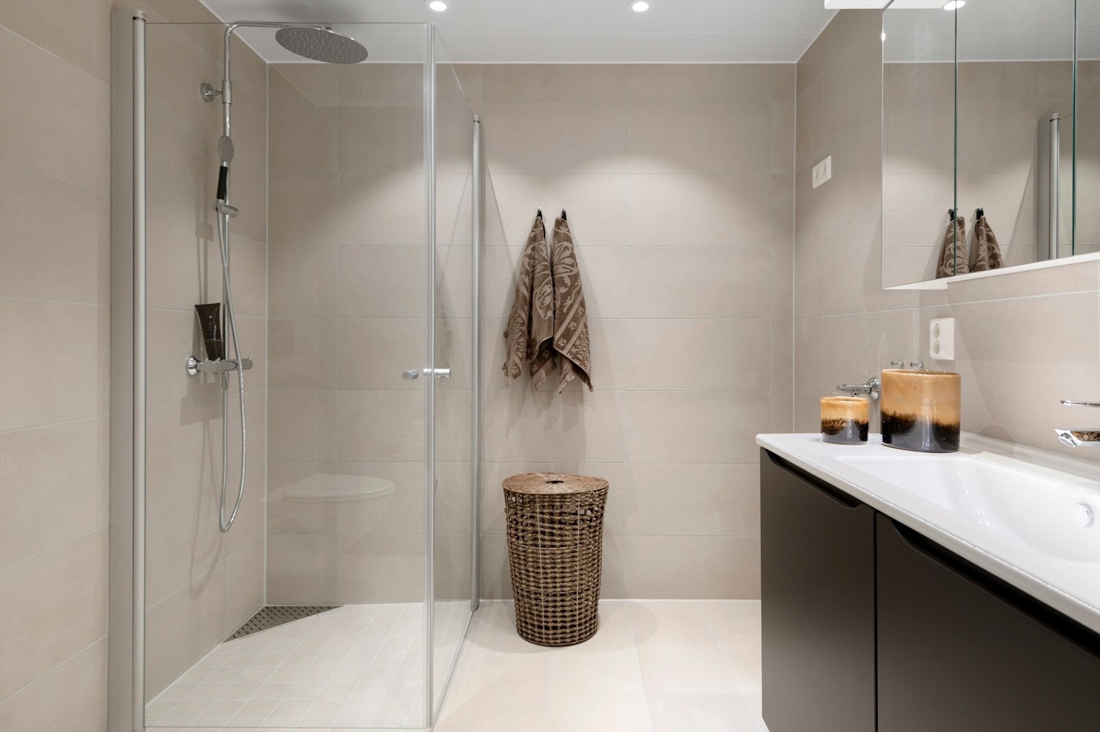 Bad i tilknytning til hovedsoverommet. Galleribilde