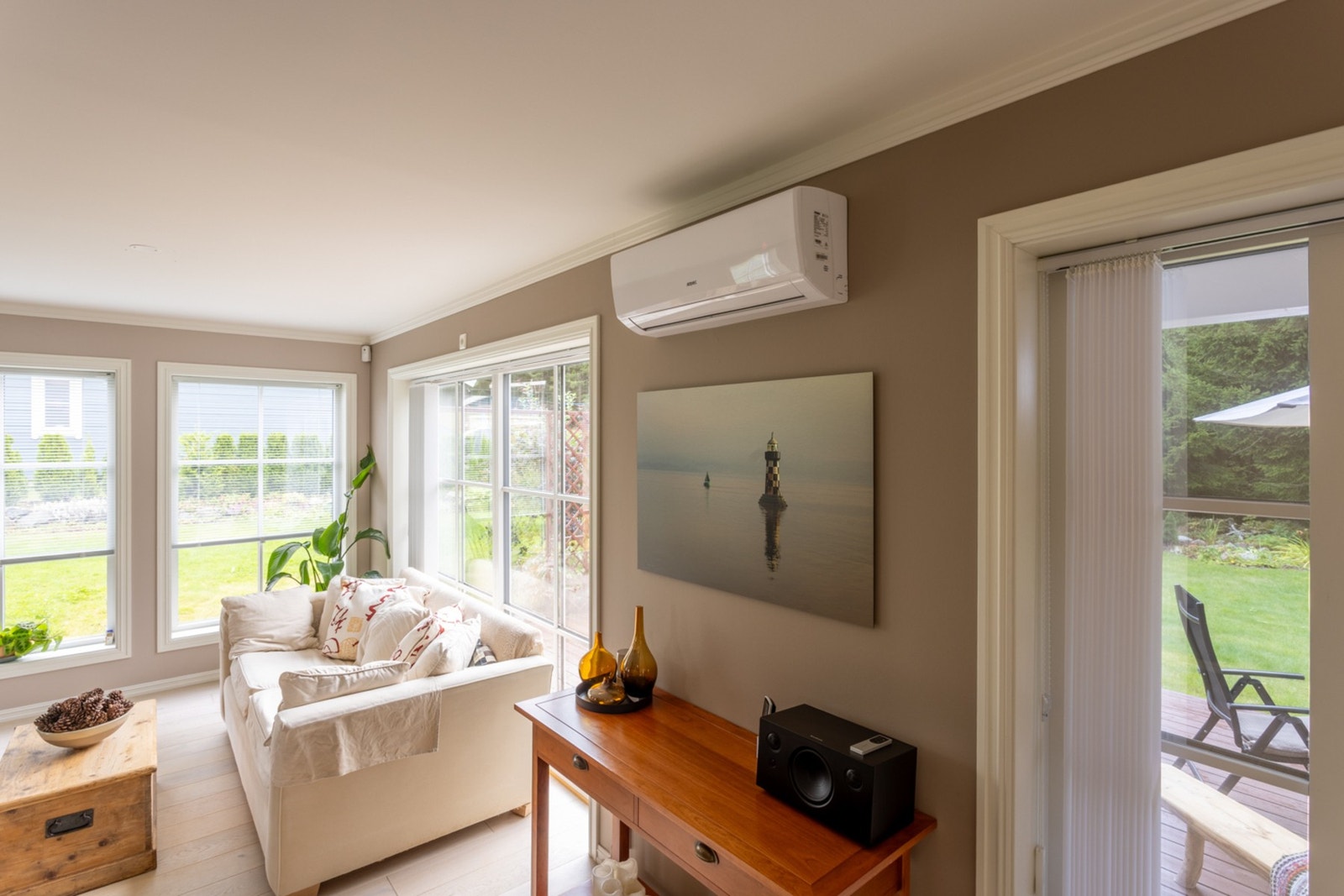 Stuen har elektriske panelovner og varmepumpe. Galleribilde