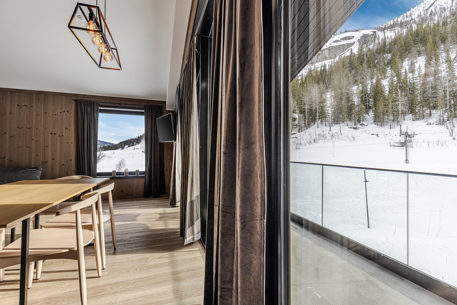 Nydelig fjellandskap på alle kanter. Galleribilde