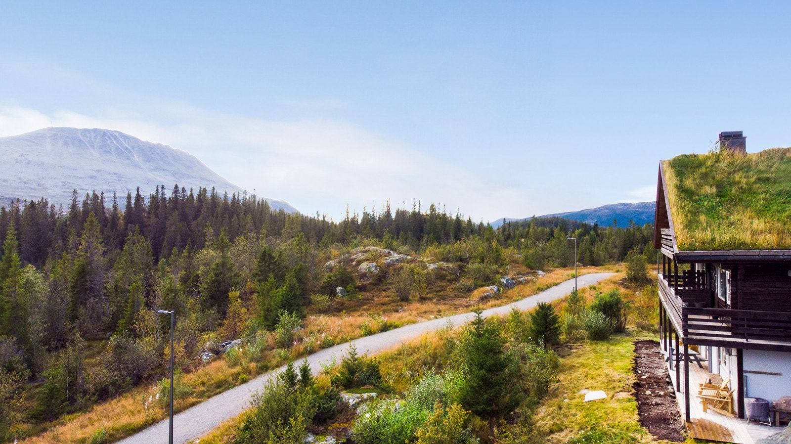 Leiligheten ligger rett ved langrennsnettet på Gaustablikk. Løypene går på vegen rett nedenfor hytta på vinterstid - Nærmere kommer man ikke. Galleribilde