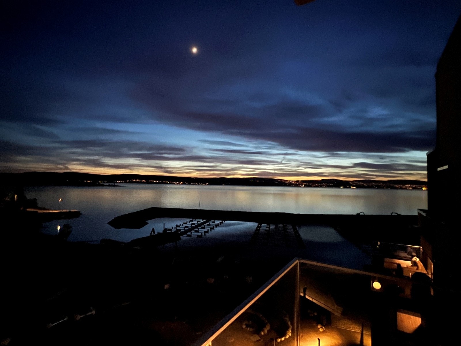 Fantastiske solnedganger nytes fra egen balkong. Galleribilde