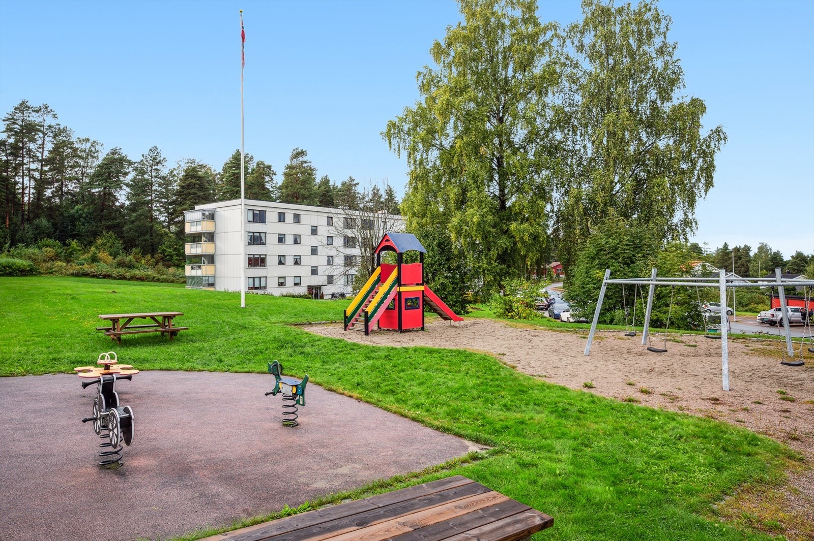 Lekeplass for de minste finner du like i nærheten. Galleribilde