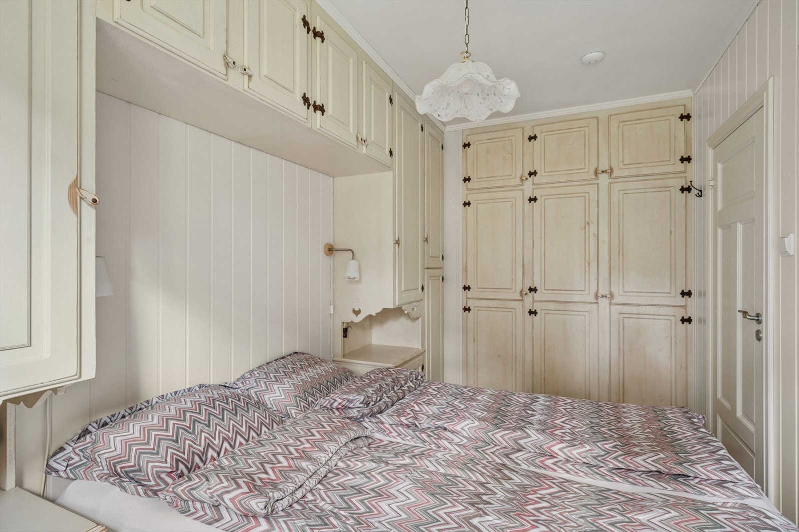 Her er også innebyggede skapløsninger i vegg. Galleribilde