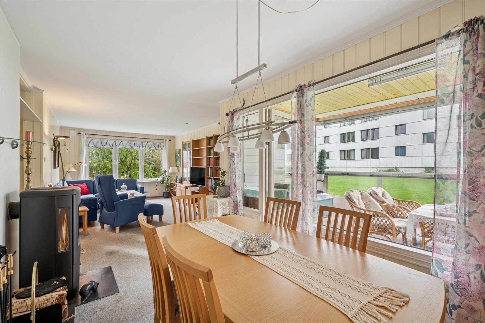 Spisegruppen tar plass i egen sone og inviterer til sosiale og hyggelige måltider. Galleribilde