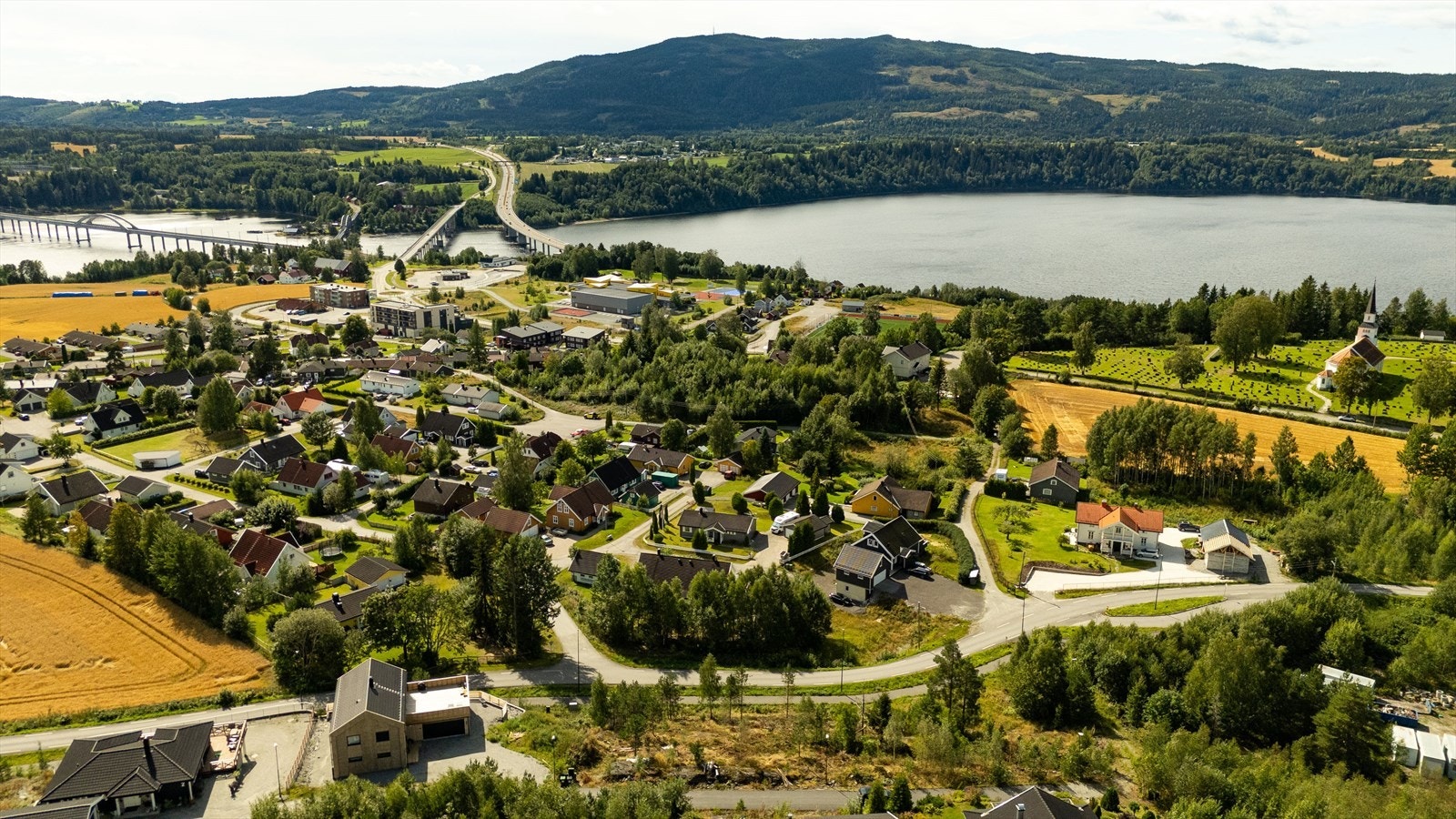 Flotte omgivelser! Gode tur muligheter rett utenfor døren. Galleribilde